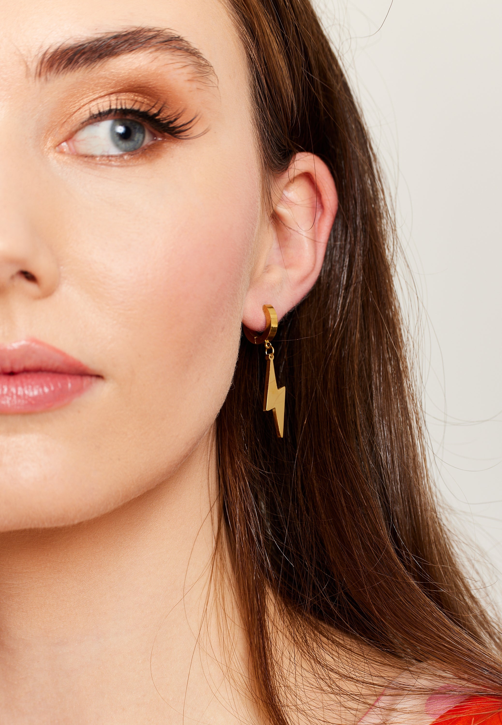 Liquorish Lightning Flash Earring In Gold