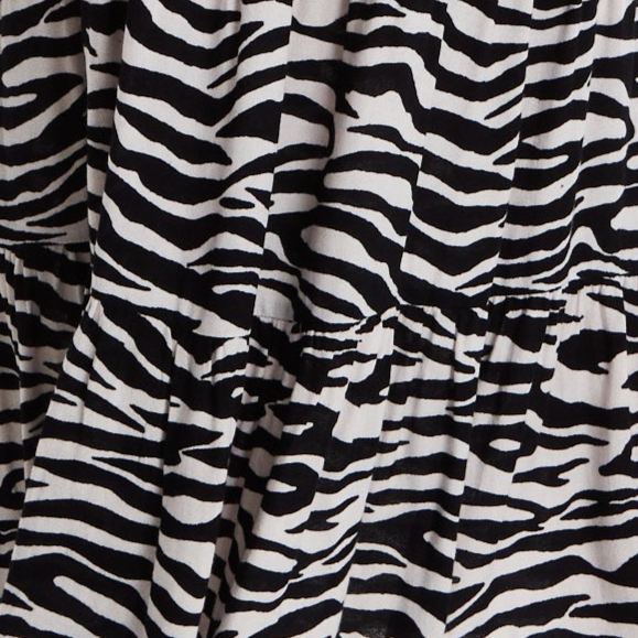 Liquorish Zebra Print Short Sleeve Midi Dress