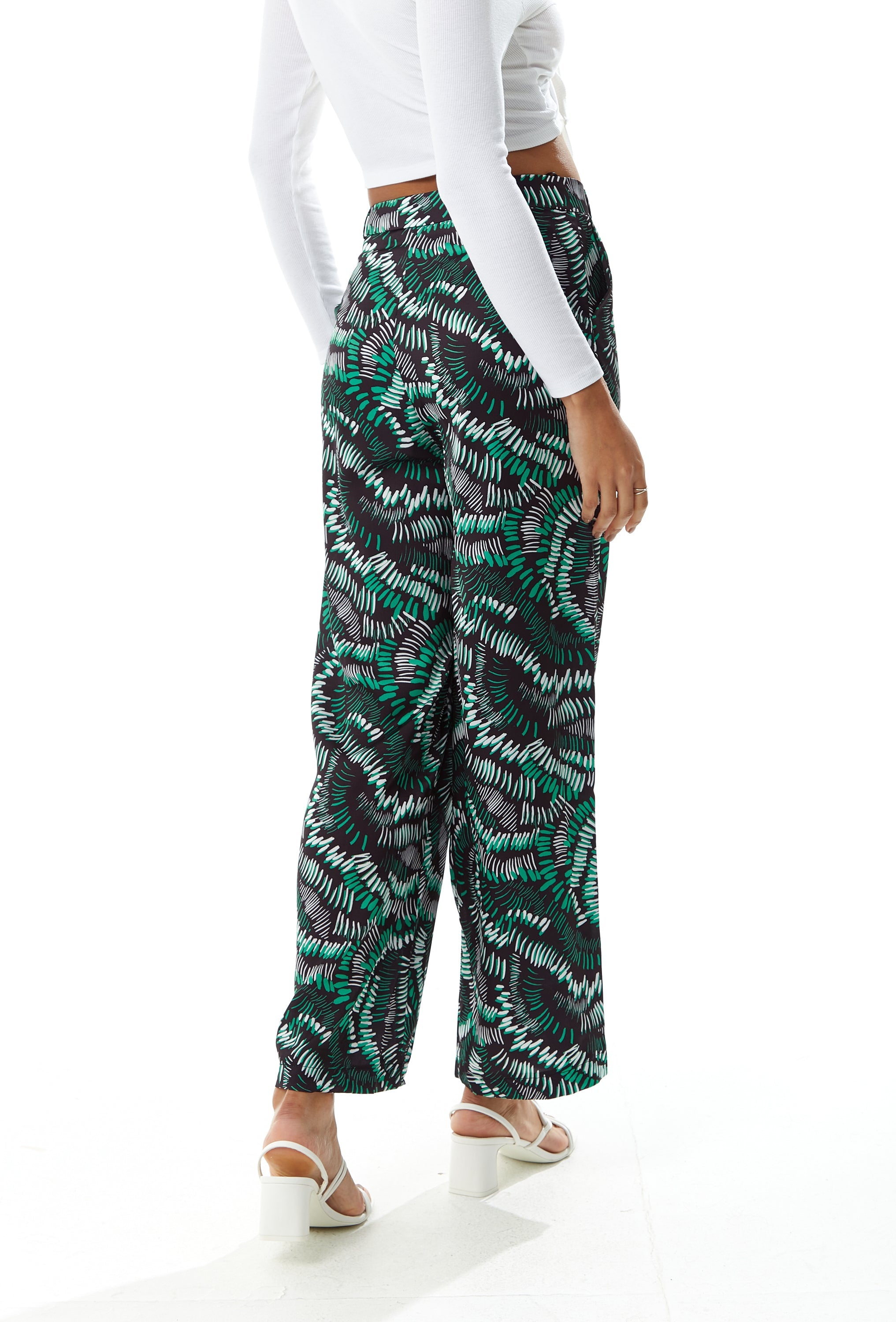 Buy designer dresses online and discover stylish Women’s Trousers for every occasion. Shop Now!