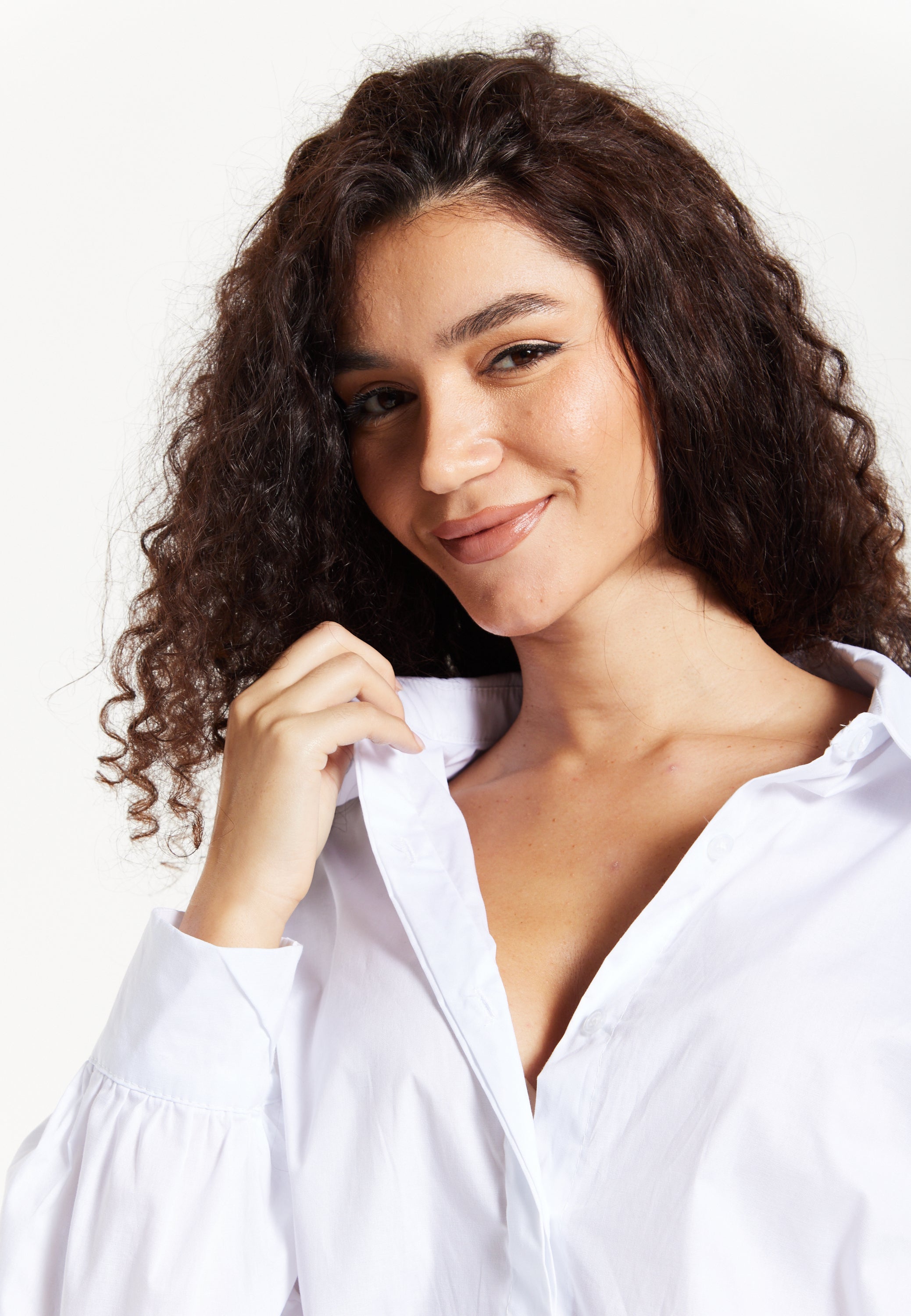 Women's Oversized Long Sleeve White Button-Down Shirt with Classic Collar and Concealed Buttons for Effortless Style