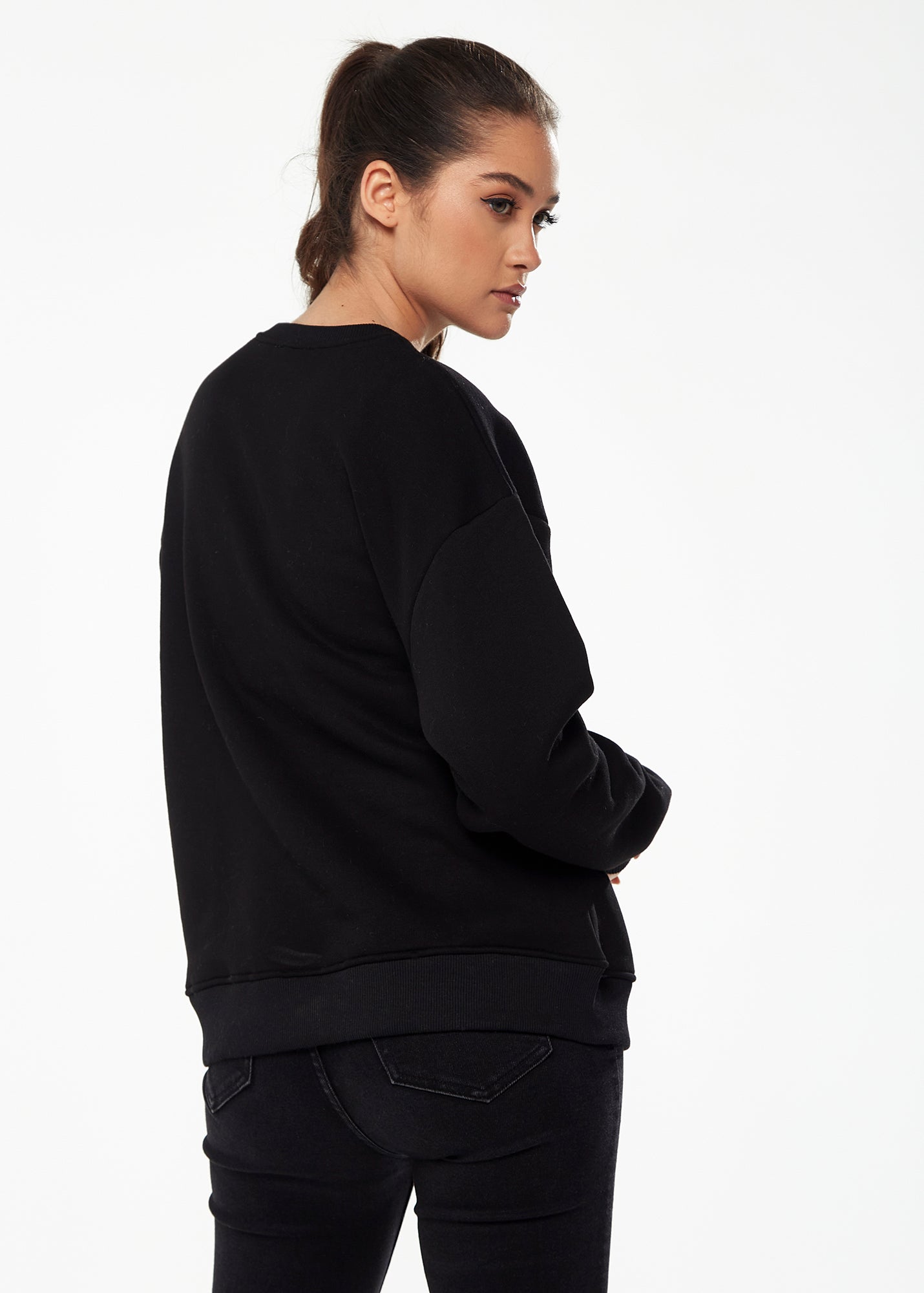 Women’s Sweatshirt with Malibu Print in Black - Classic Round Neck, Long Sleeves, Comfortable Fit, Versatile Style