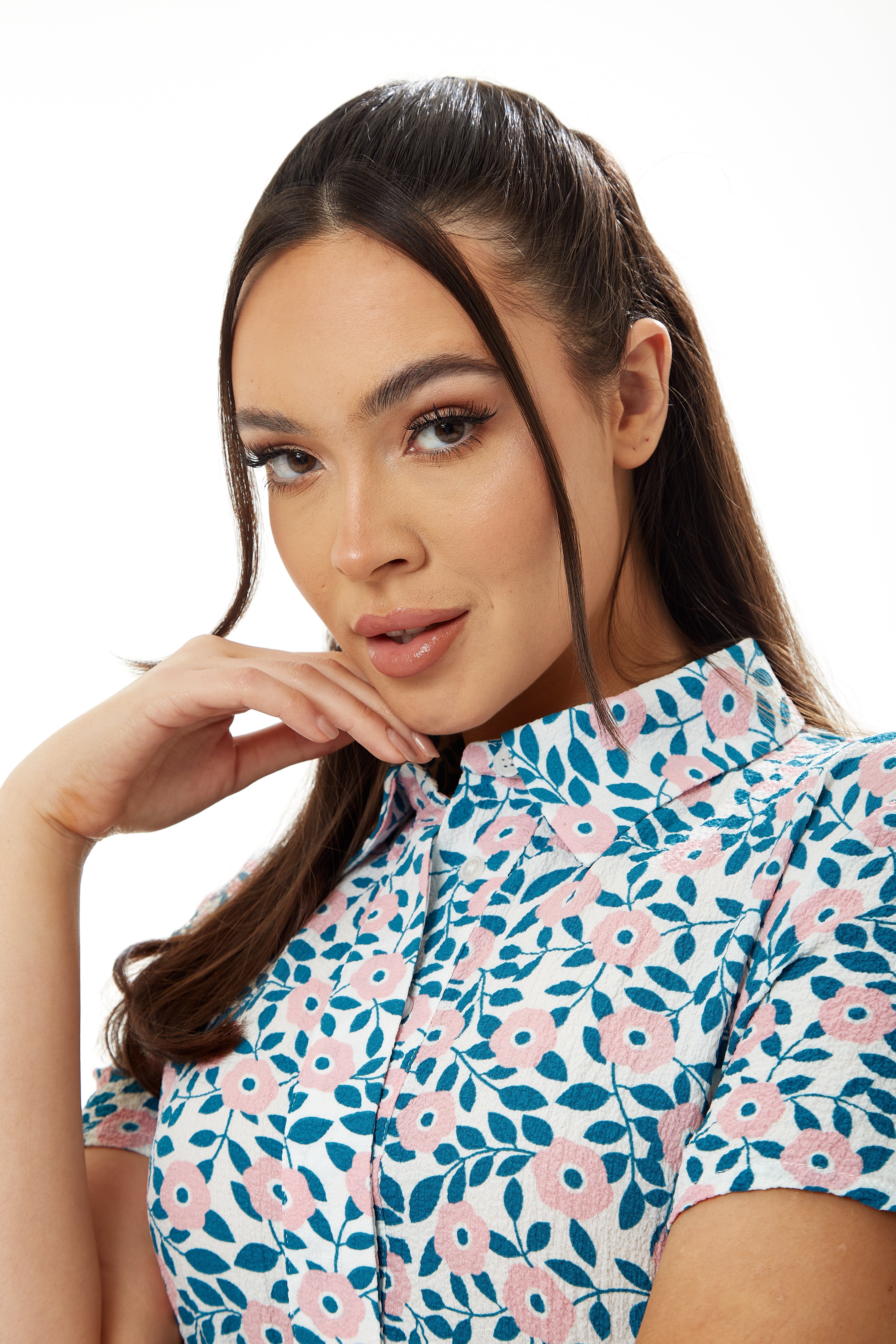 Women's Maxi Dress with Short Sleeves, Floral Print, Oversized Fit in Vibrant Colors - Liquorish