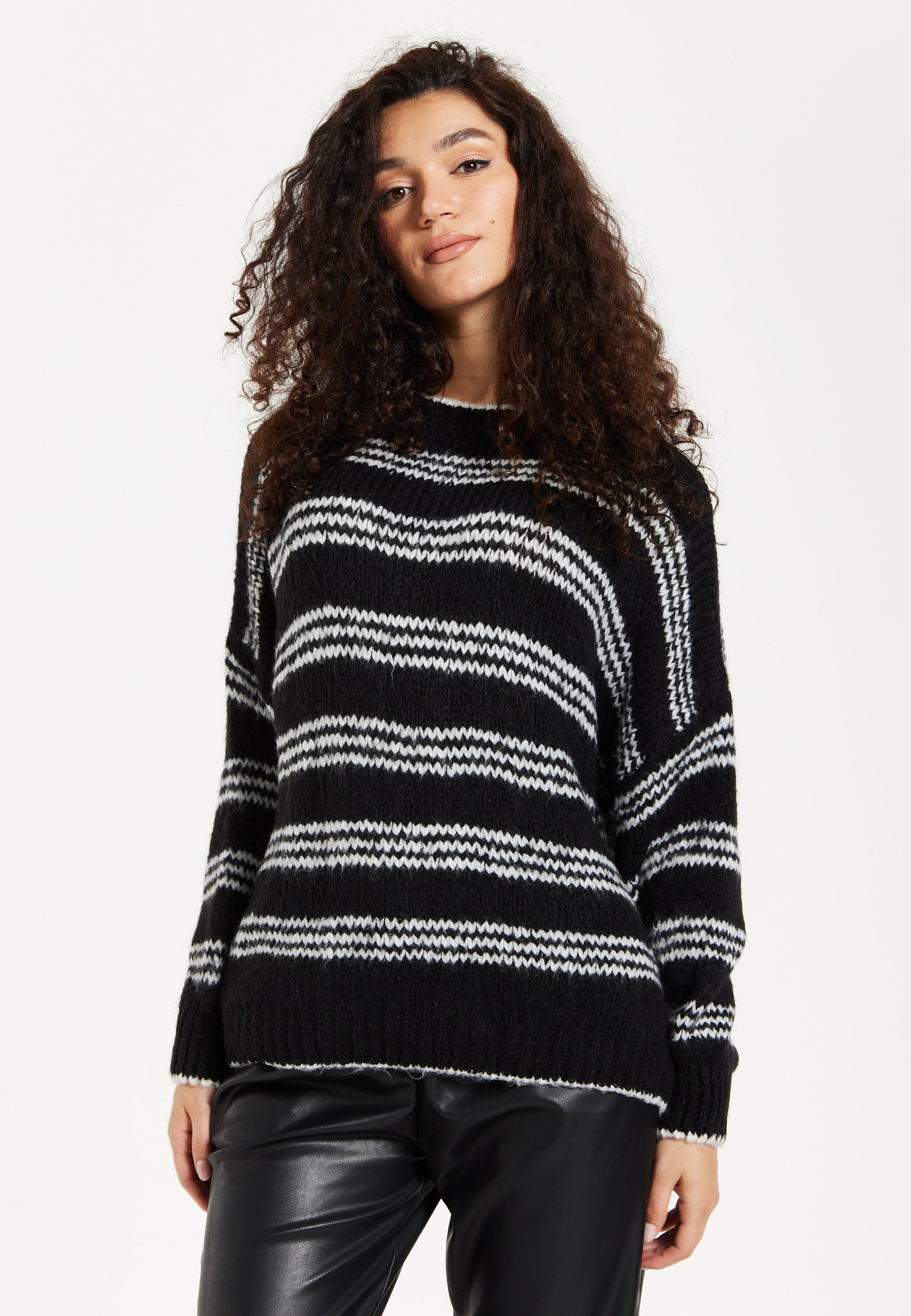 Women's Jumper - Oversized Black and White Striped Knit Sweater with Long Sleeves, Super Soft Comfort and Chic Style