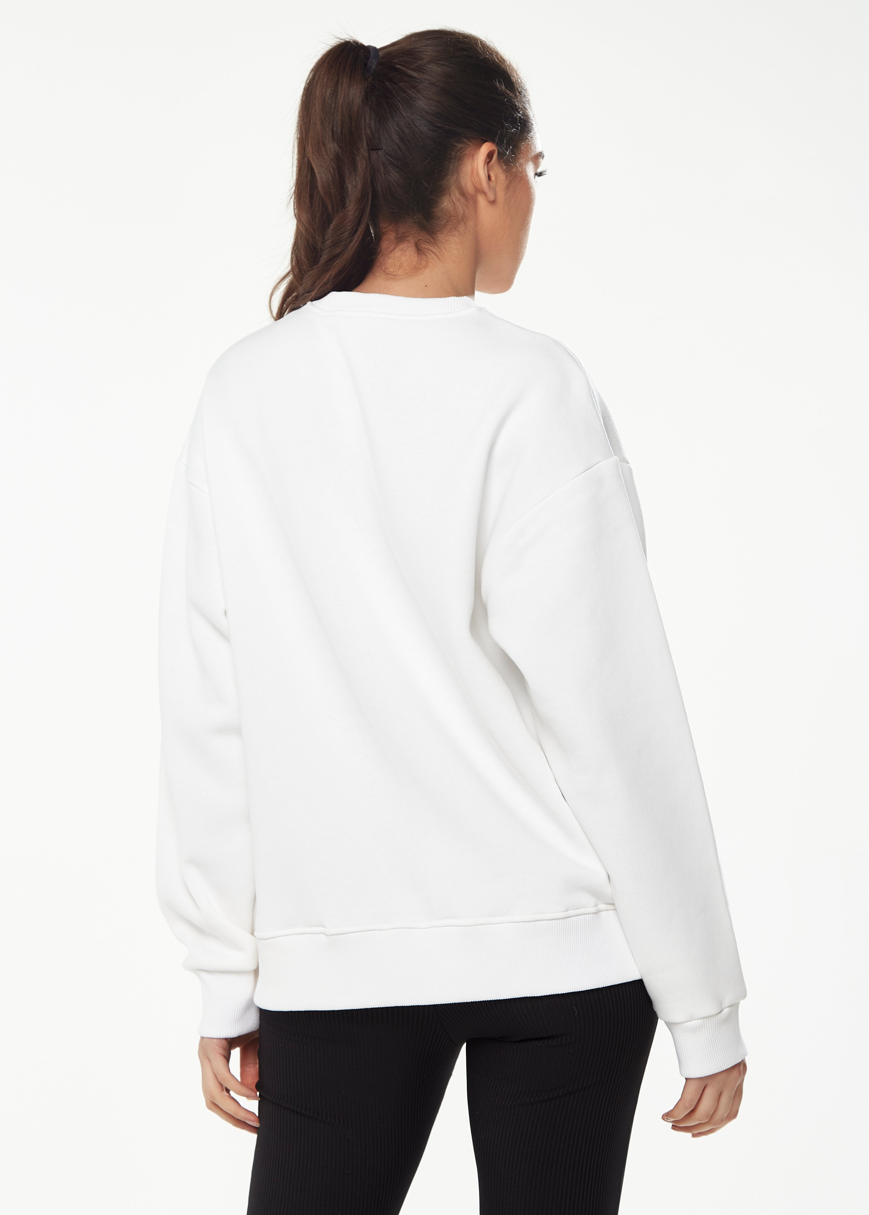 Women’s Sweatshirt with Malibu Print in White - Cozy, Classic Round Neck, Full-Length Sleeves, Ribbed Cuffs, Regular Fit.