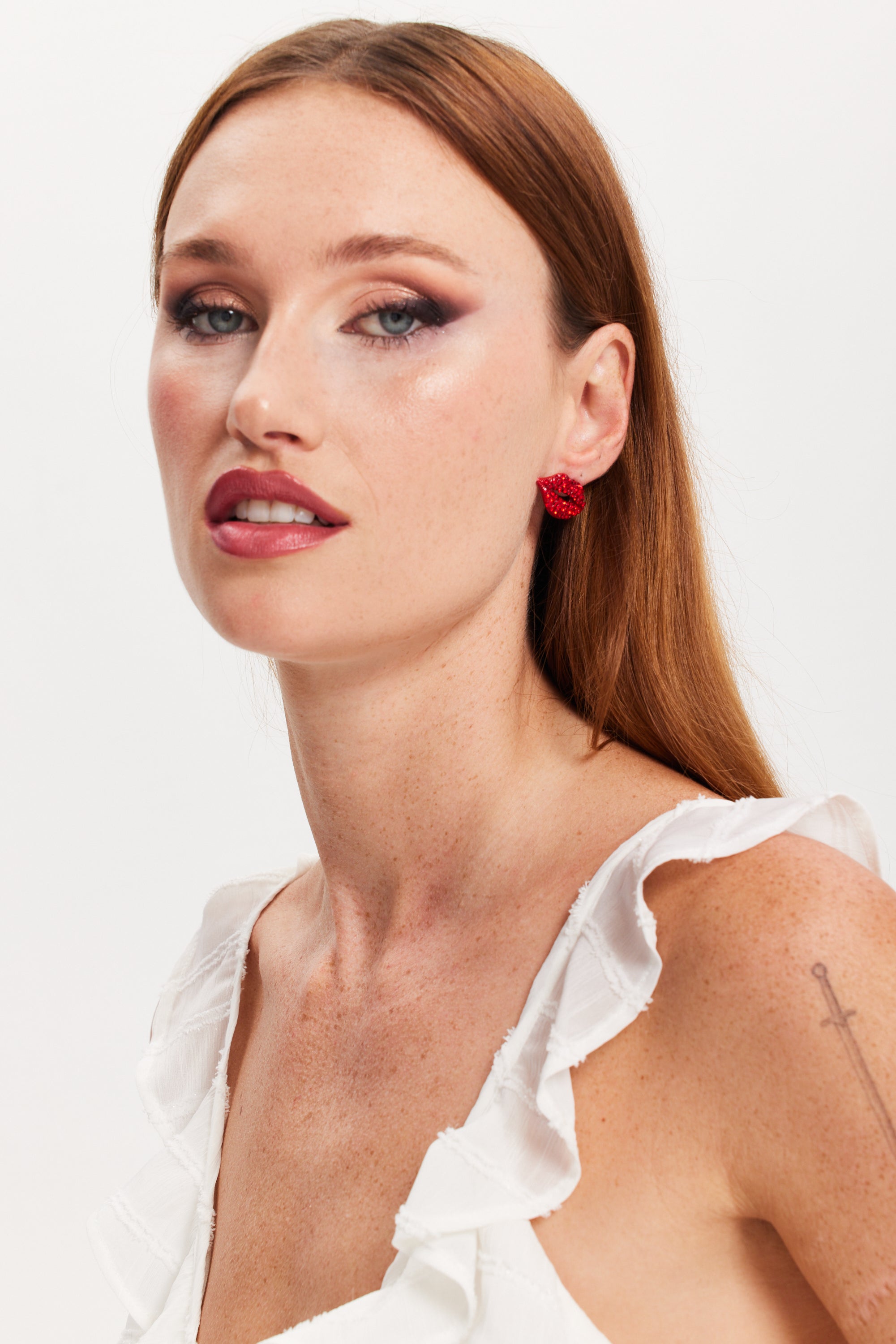 Liquorish Pair Of Lips Stud Earrings With Rhinestone Embellishment In Red