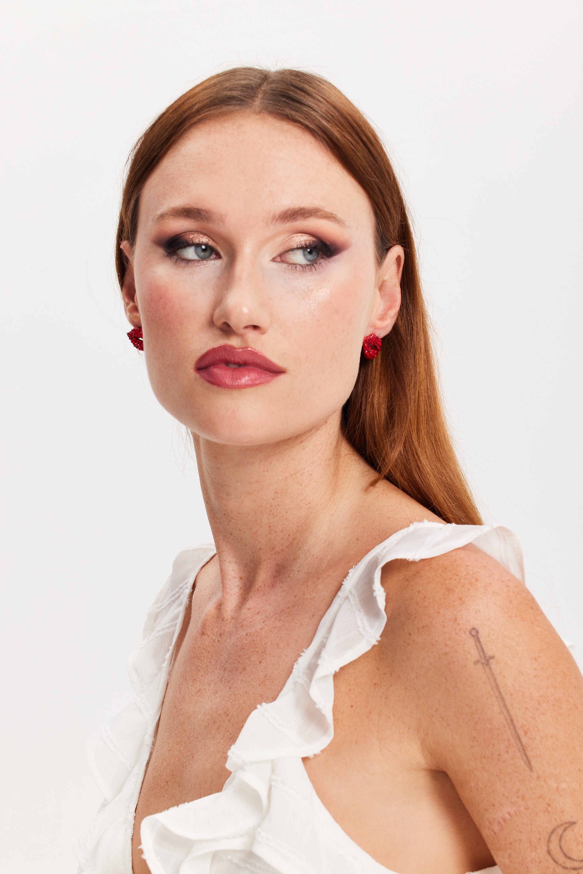 Liquorish Pair Of Lips Stud Earrings With Rhinestone Embellishment In Red