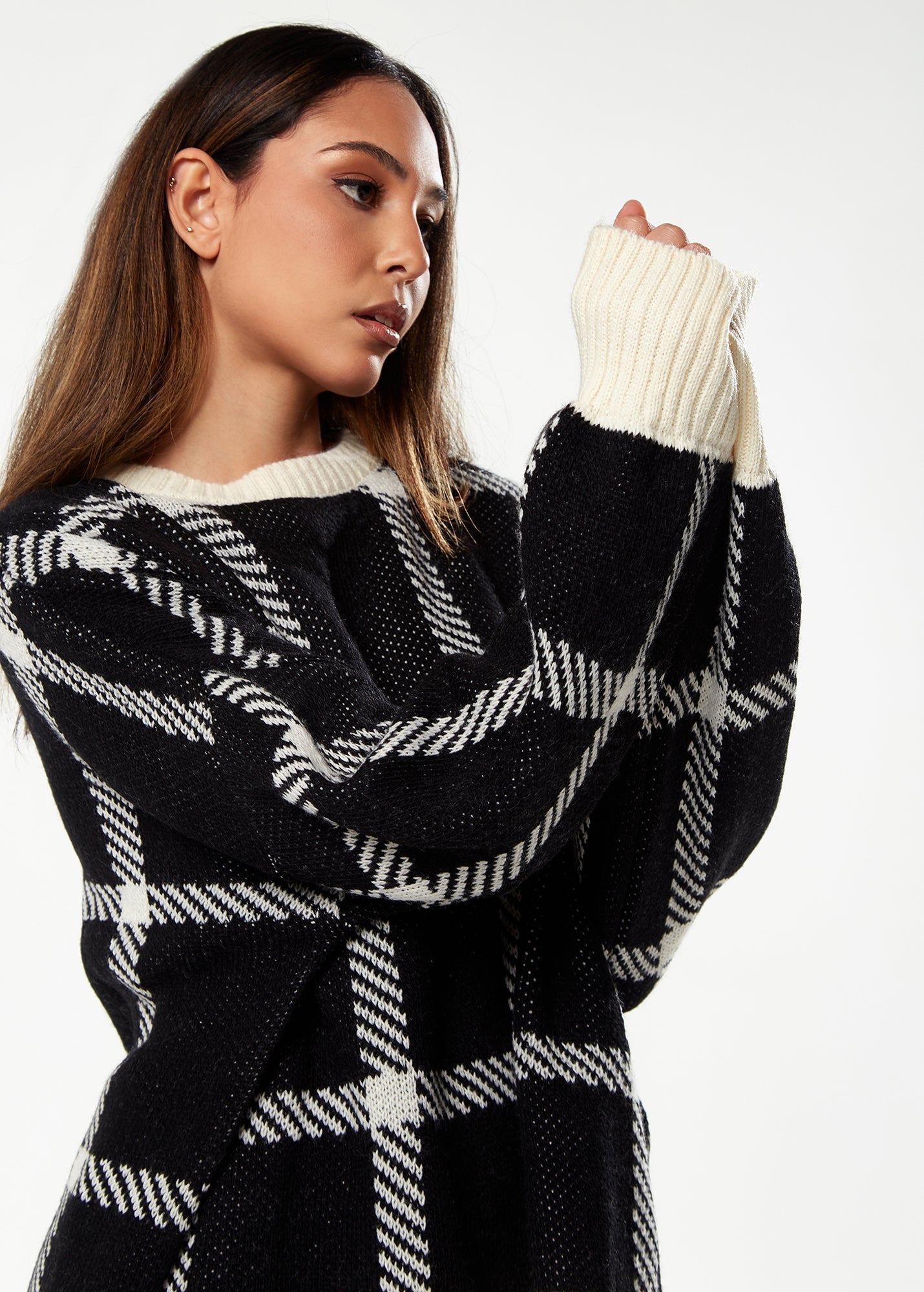 Women's Exclusive Checked Knitted Set - Black & White, Long Sleeves, Stylish Contrast Cuffs & Waistband, One-Size Fits All