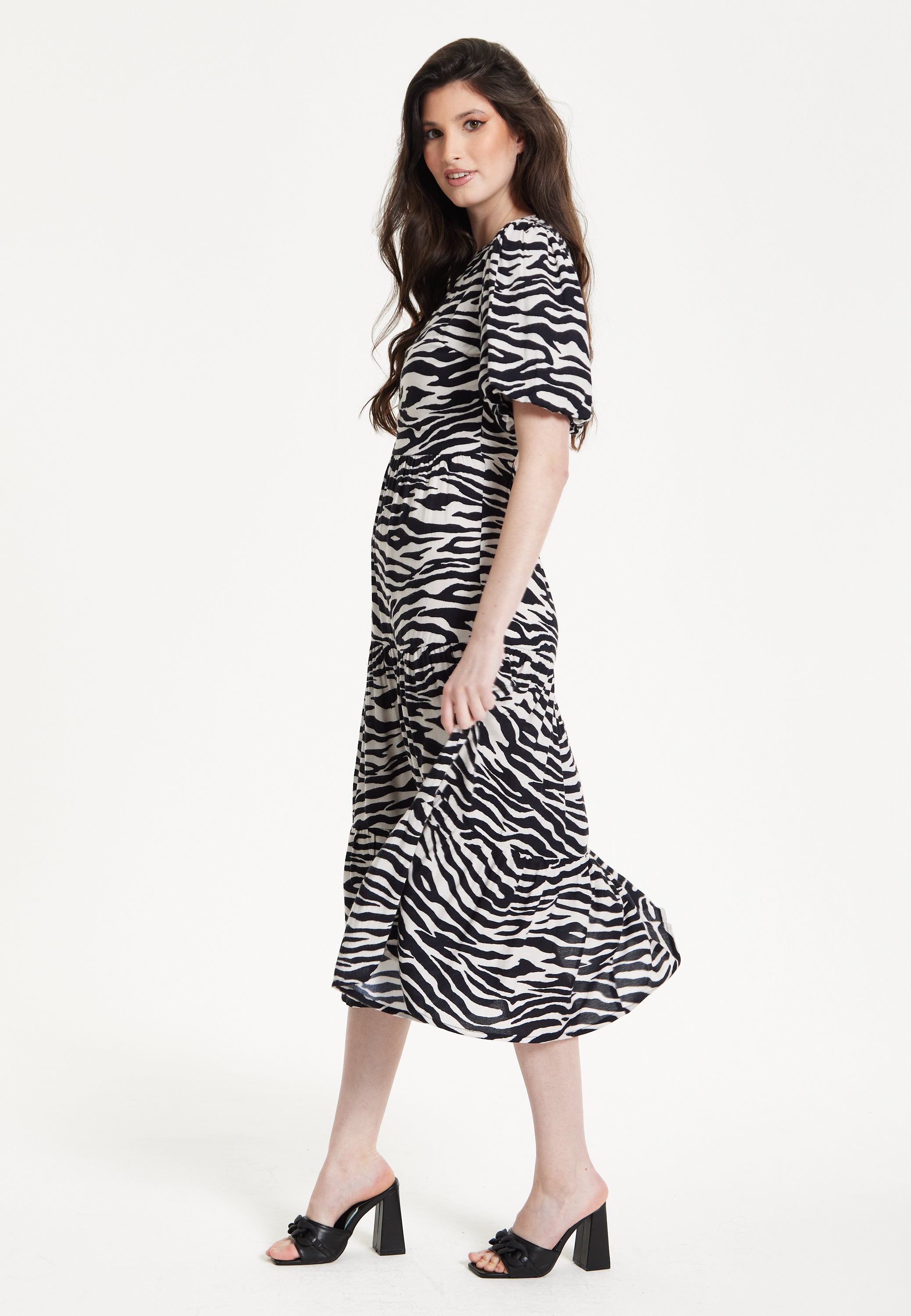 Liquorish Zebra Print Short Sleeve Midi Dress