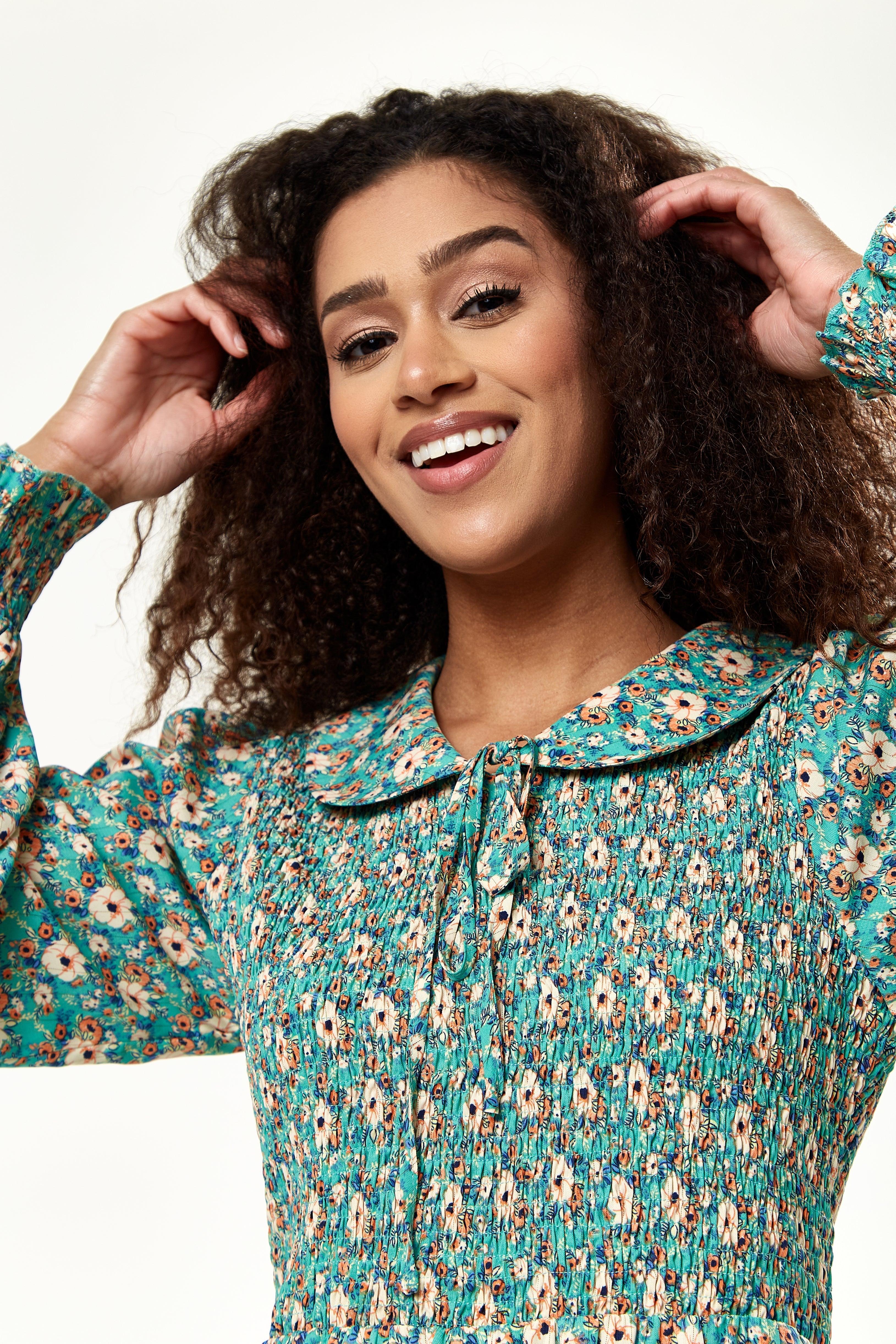 Women’s Mini Dress with Balloon Sleeves in Green featuring Peter Pan Collar - Liquorish