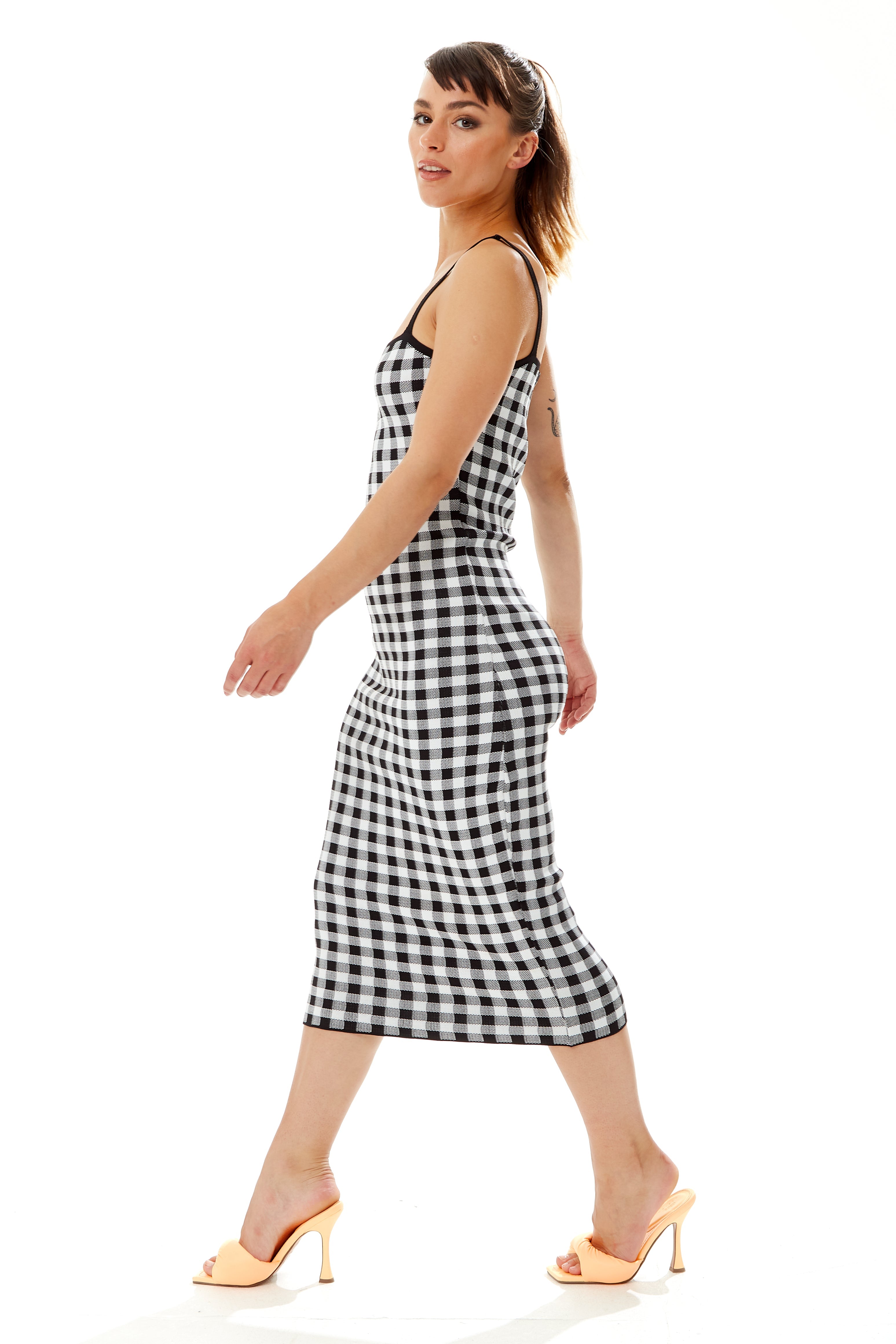 Women’s Midi Dress in Black and White Check - Sleeveless Knitted Fabric with Fitted Silhouette
