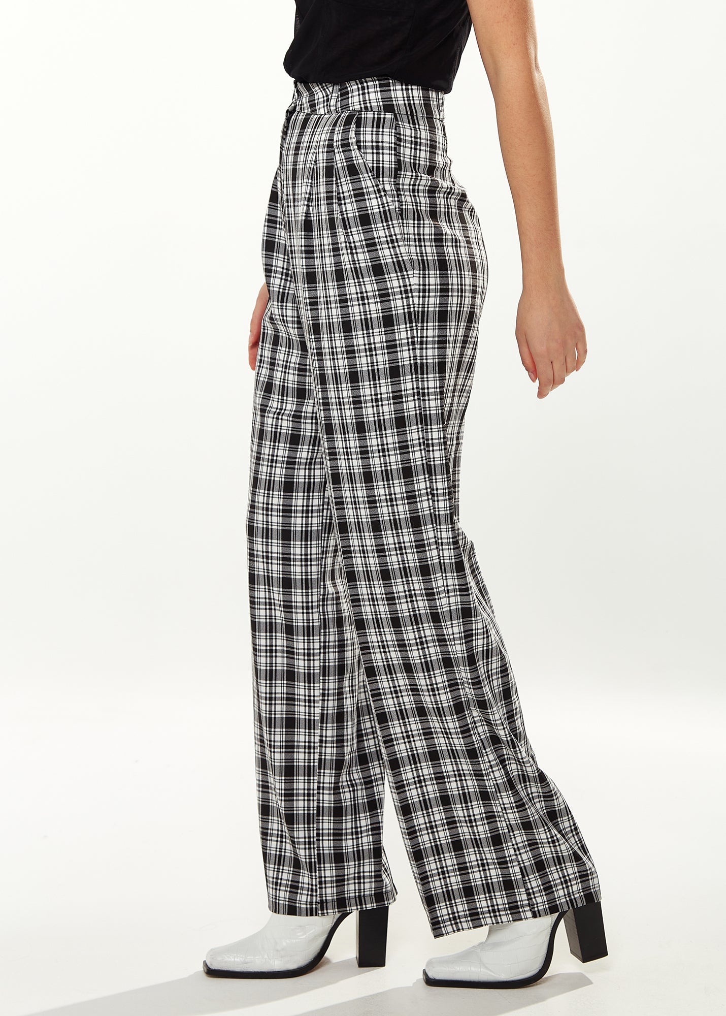 Women's Trousers in Black & White Check with High Waist and Side Pockets - Liquorish