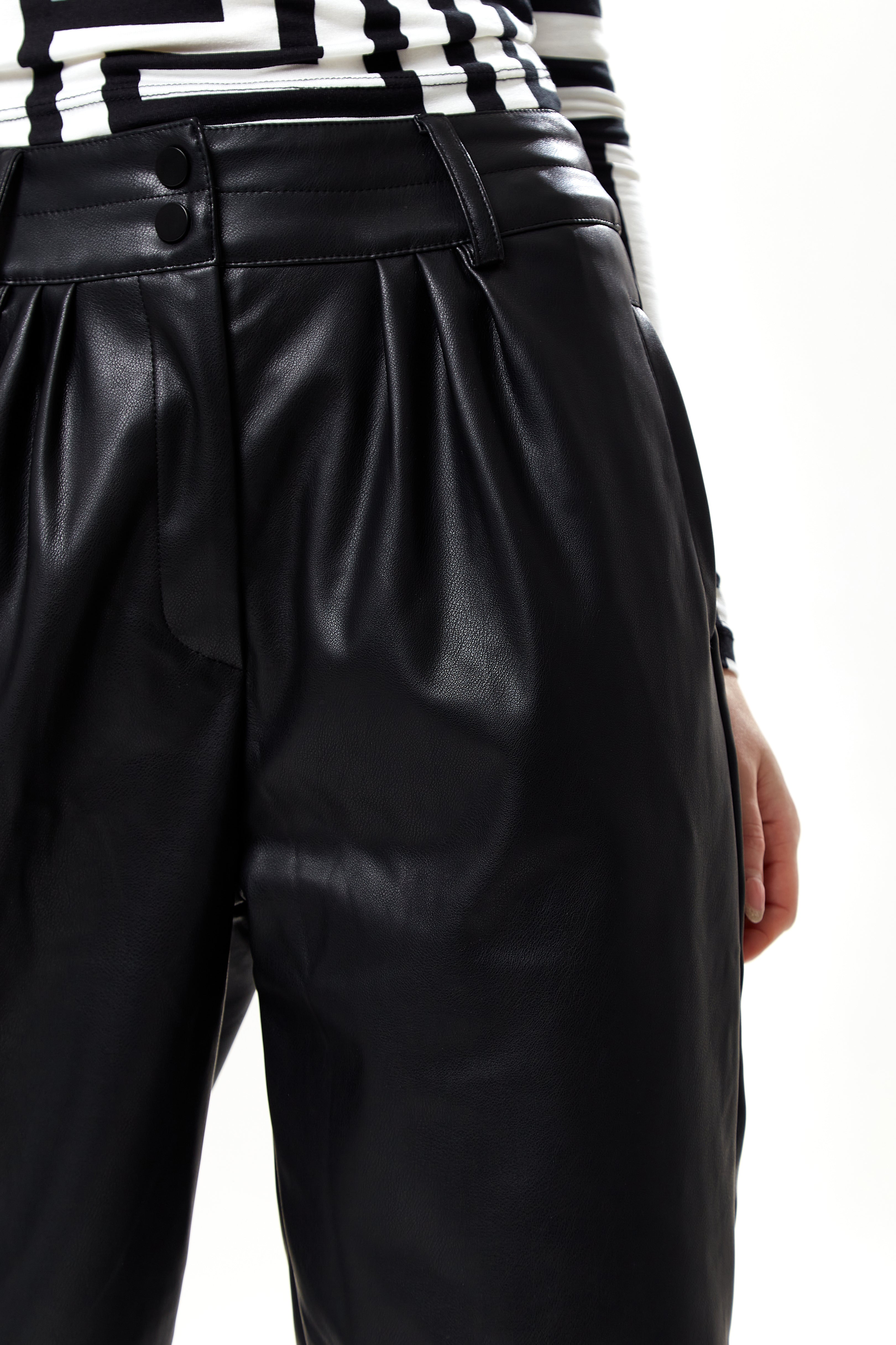 Women's Trousers in Classic Black with Pleated Detail and Tapered Fit - Stylish Leather Look by Liquorish