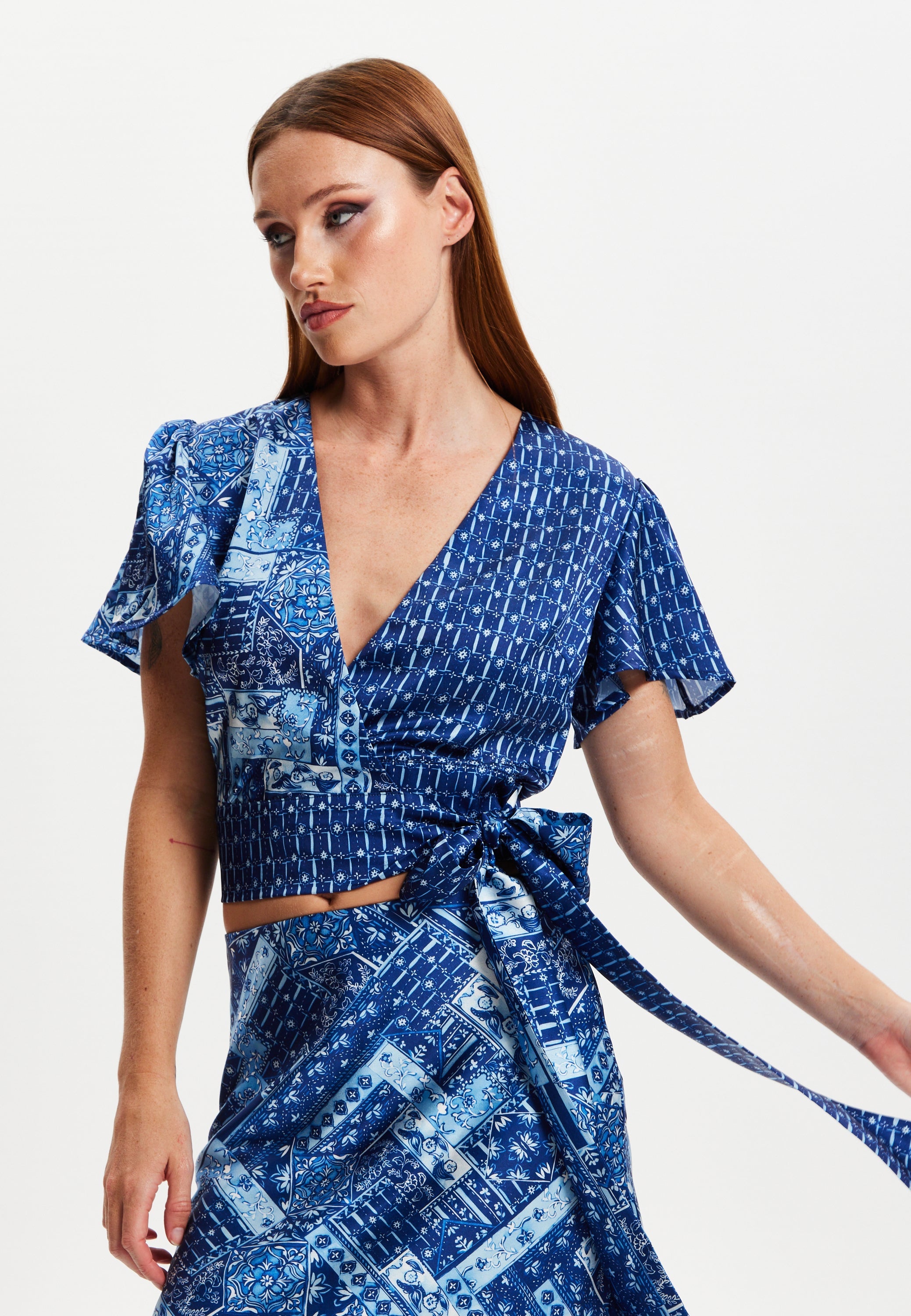 Women's Scarf Print Angel Sleeve Wrap Top with Tie Detail, Regular Fit and Elegant Design