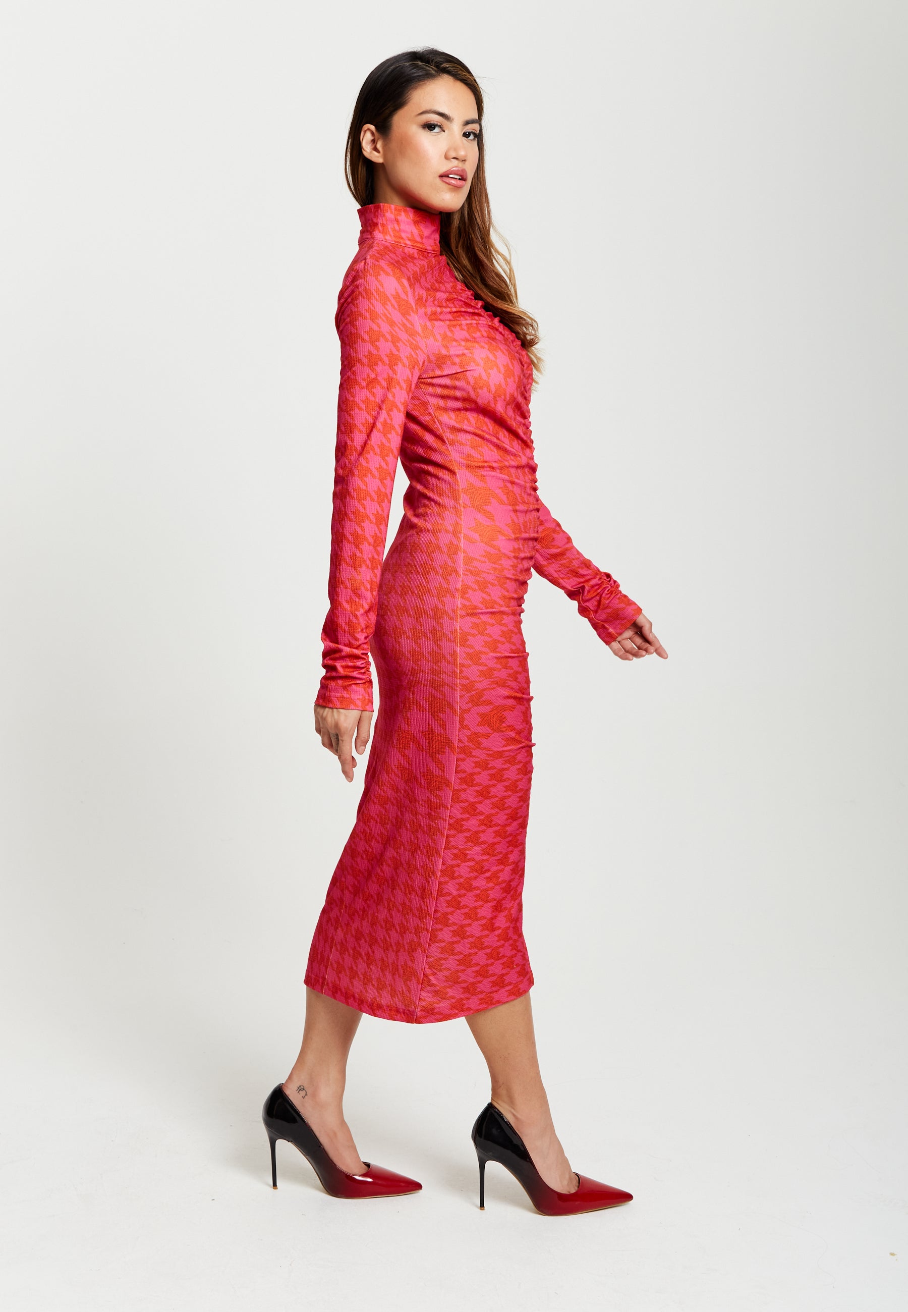 Women’s Midi Dress with Long Sleeves in Distorted Houndstooth Print and Ruching Detail - Liquorish