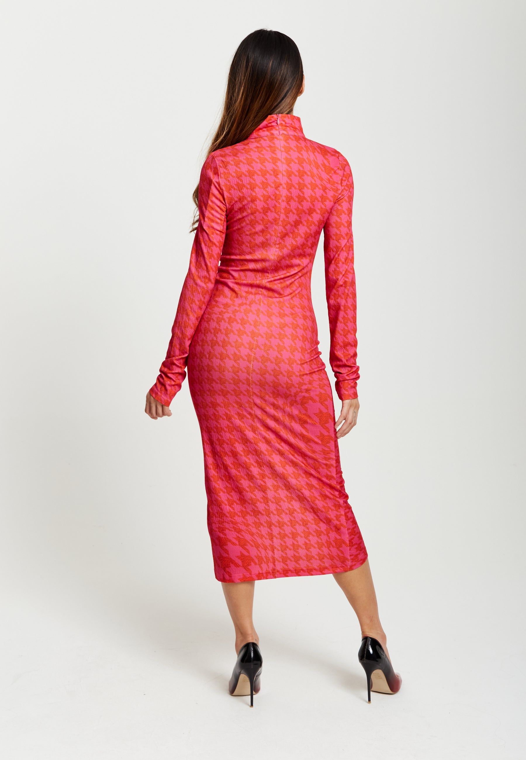 Women’s Midi Dress with Long Sleeves in Distorted Houndstooth Print and Ruching Detail - Liquorish