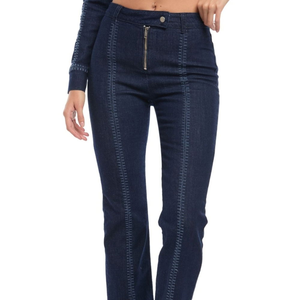 Shop the Alexia Denim Pants at TLM, featuring scalloped details, a functional zip and flattering fit. Explore luxury fashion on The Luxe Maison website.