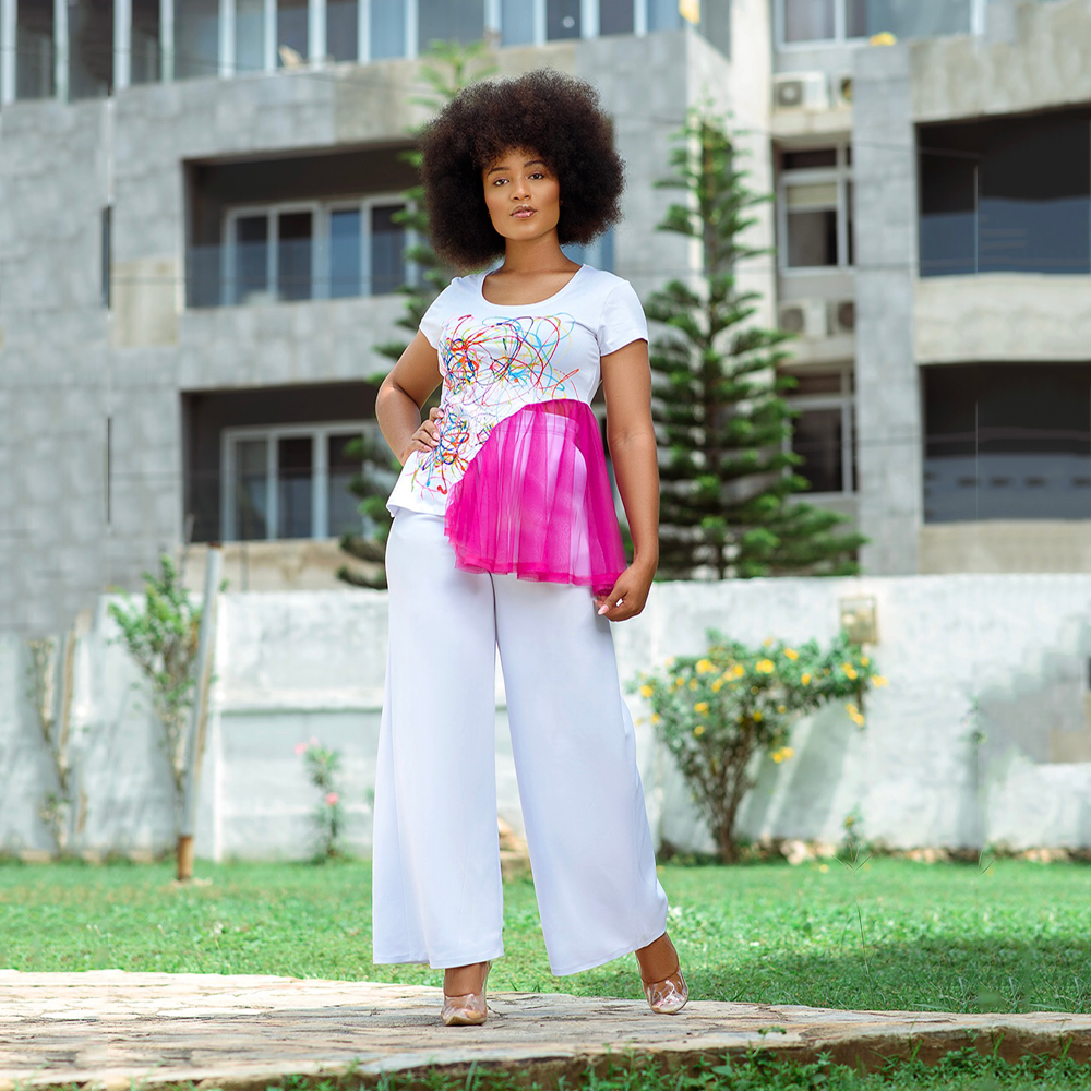 Ava set: Modern elegance, versatile charm. Elevate your style with this chic and effortlessly stylish ensemble.