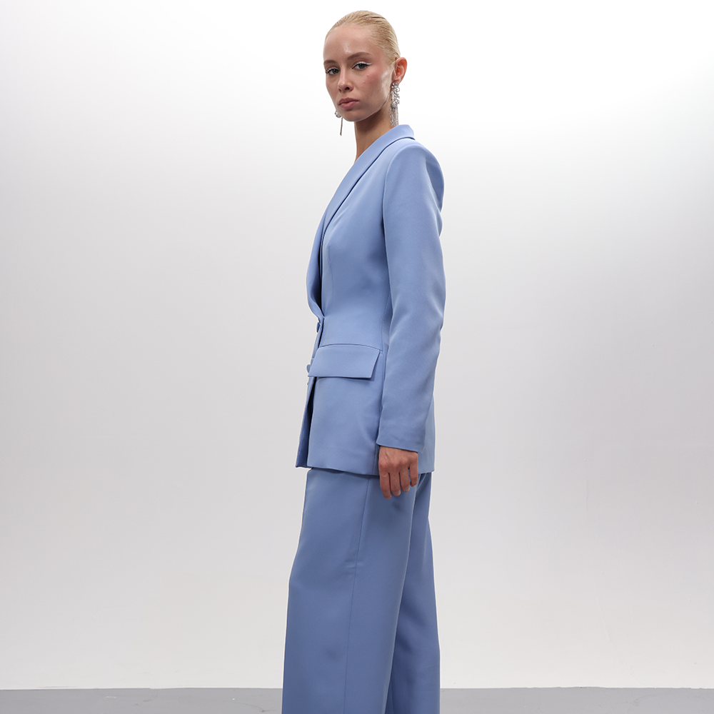 Discover the stunning Baby Blue Hourglass Suit, a perfect blend of elegance and style. Shop luxe dresses online for any occasion!