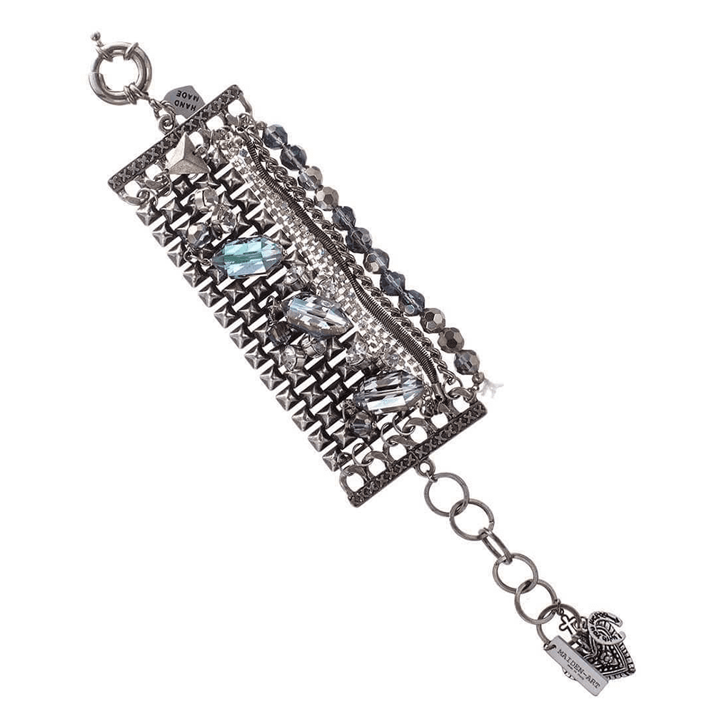 This Banded bracelet is lightweight so you can wear it all day long! wear it with a timeless little black dress.