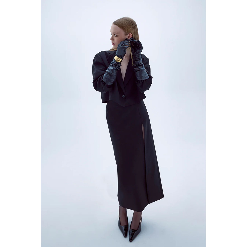 Boxy Cropped Blazer In Black