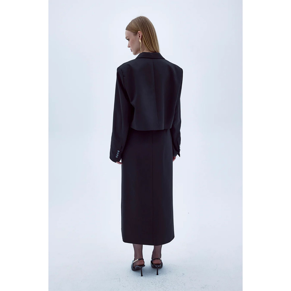 Boxy Cropped Blazer In Black