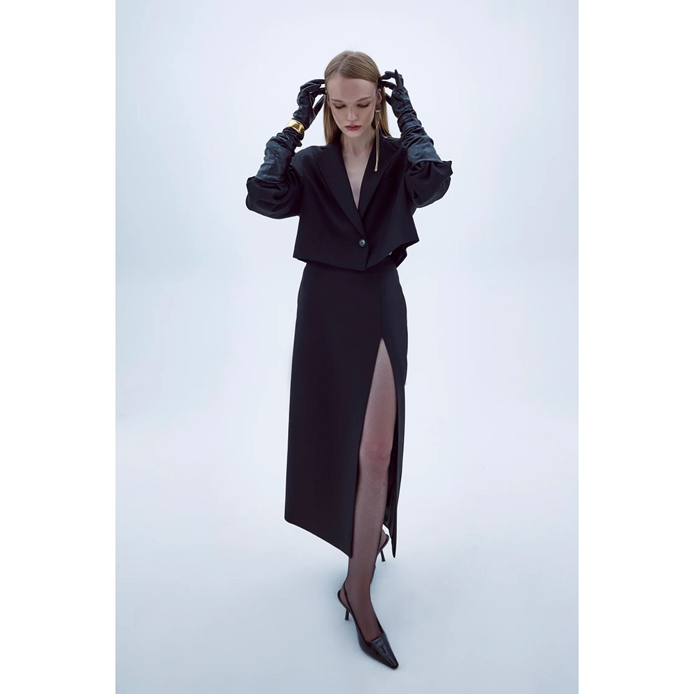 Boxy Cropped Blazer In Black