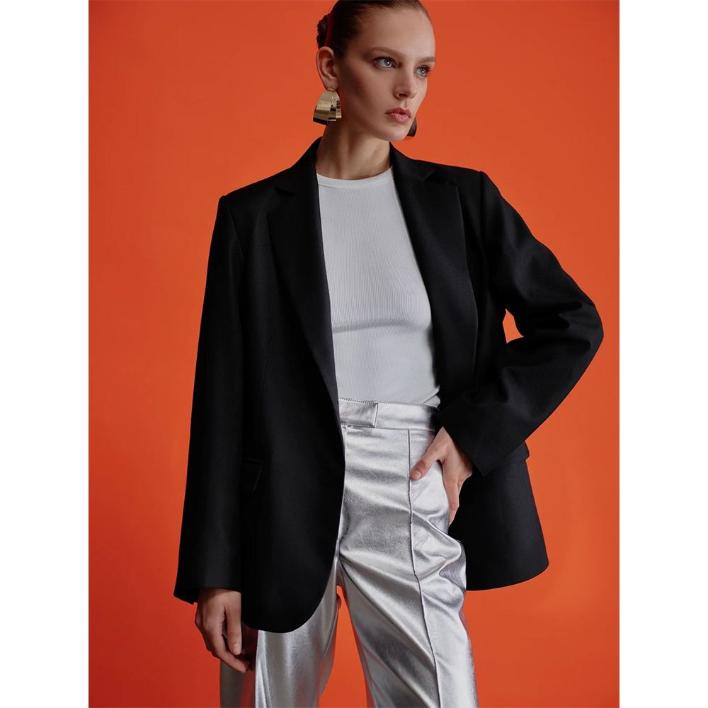 Boxy Oversize Blazer in Black