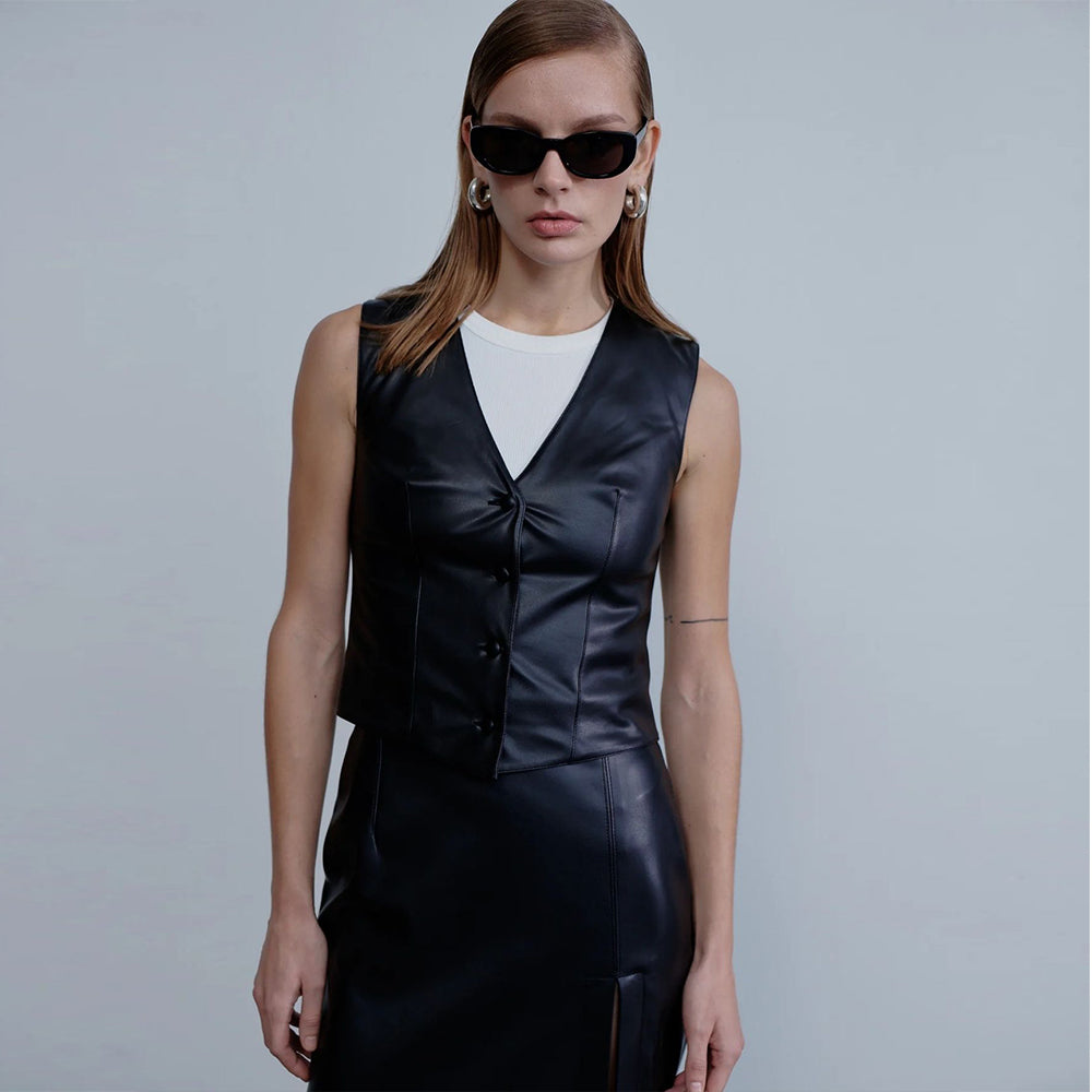 Brita Vegan Leather Vest in Noire