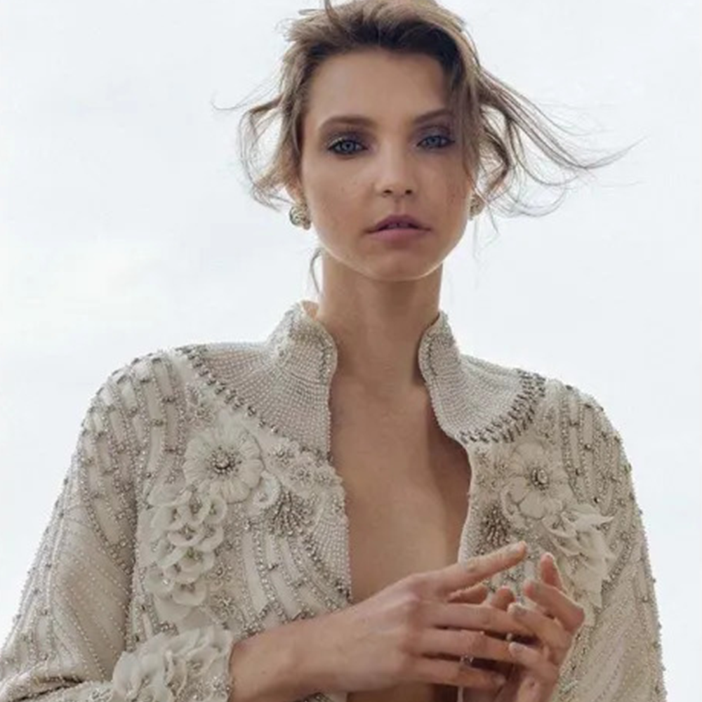 Maho collar long-sleeved waist jacket.