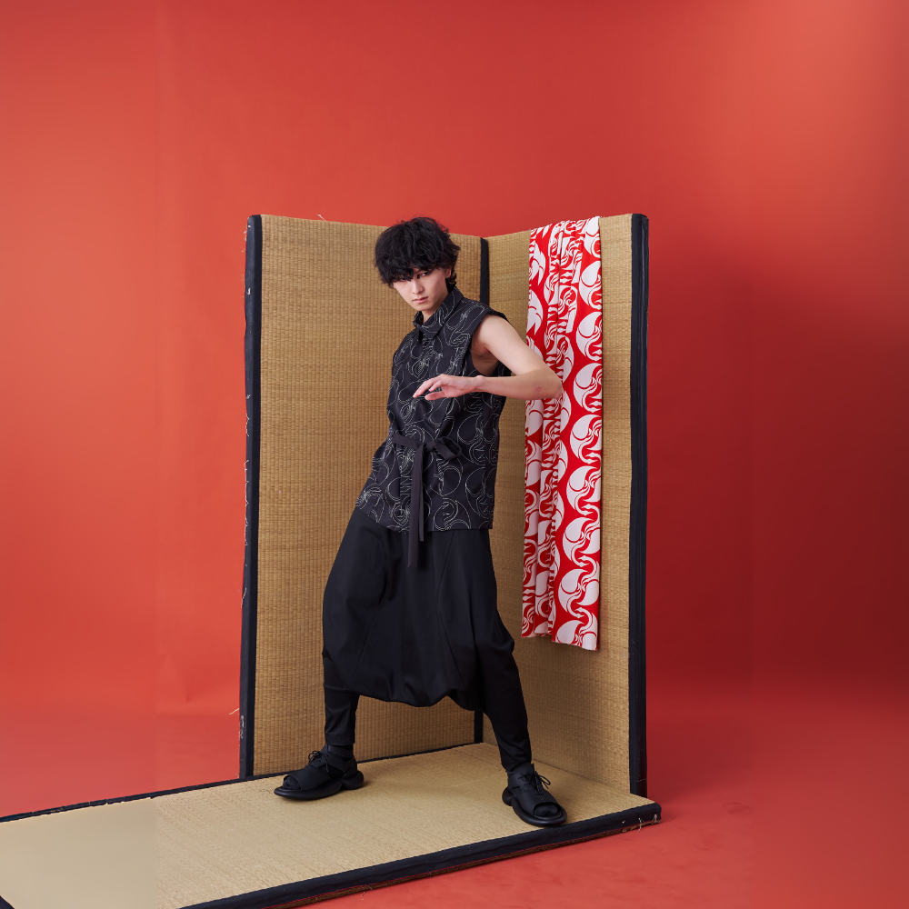 Step into fashion website INF Sleeveless Jinbei Shirt. Shop Now!