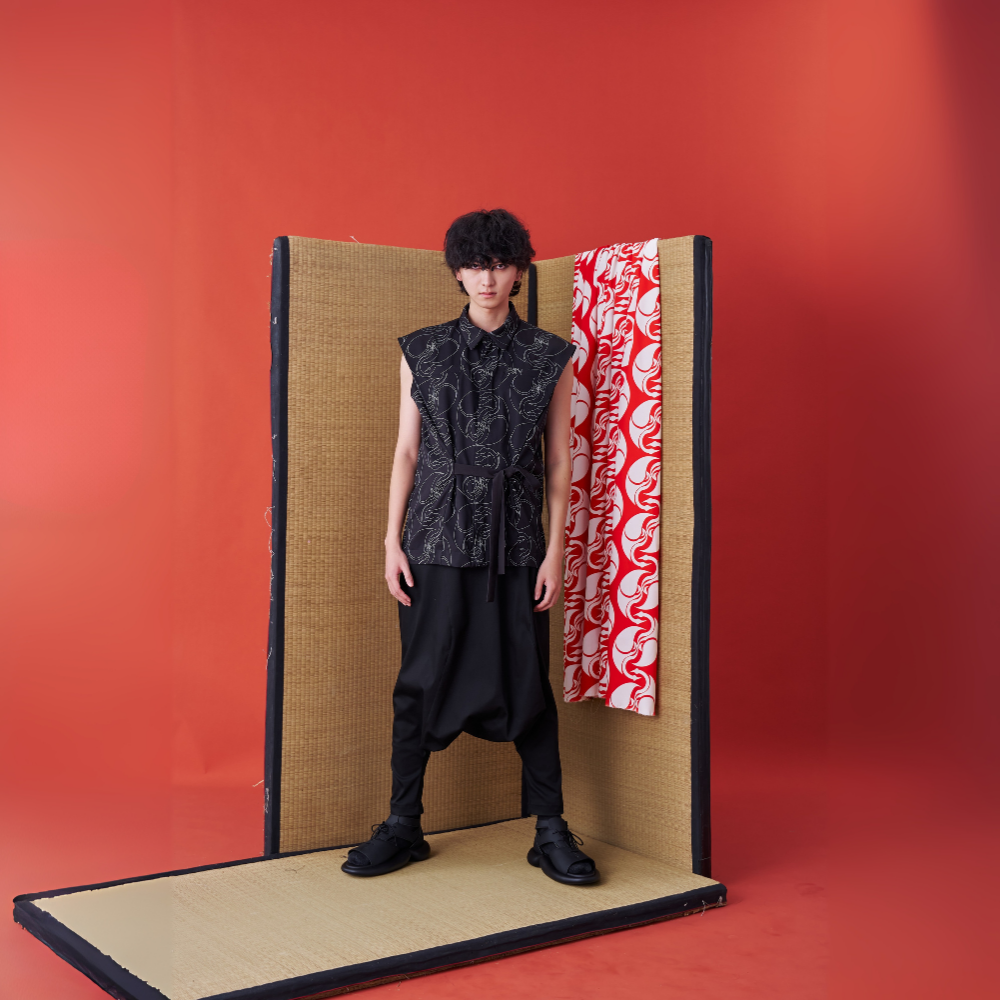 Step into fashion website INF Sleeveless Jinbei Shirt. Shop Now!