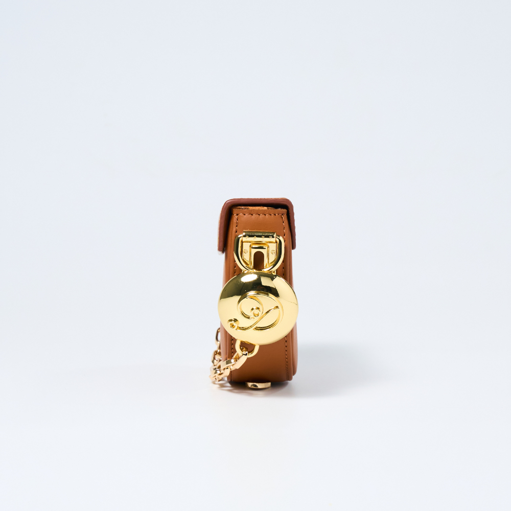 Explore designer store for Downed Horse Saddle handbag. Shop Now!