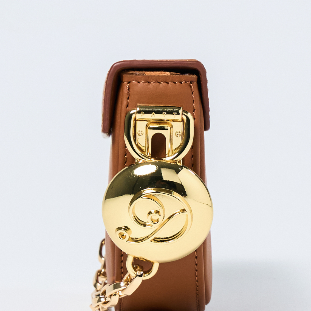 Explore designer store for Downed Horse Saddle handbag. Shop Now!