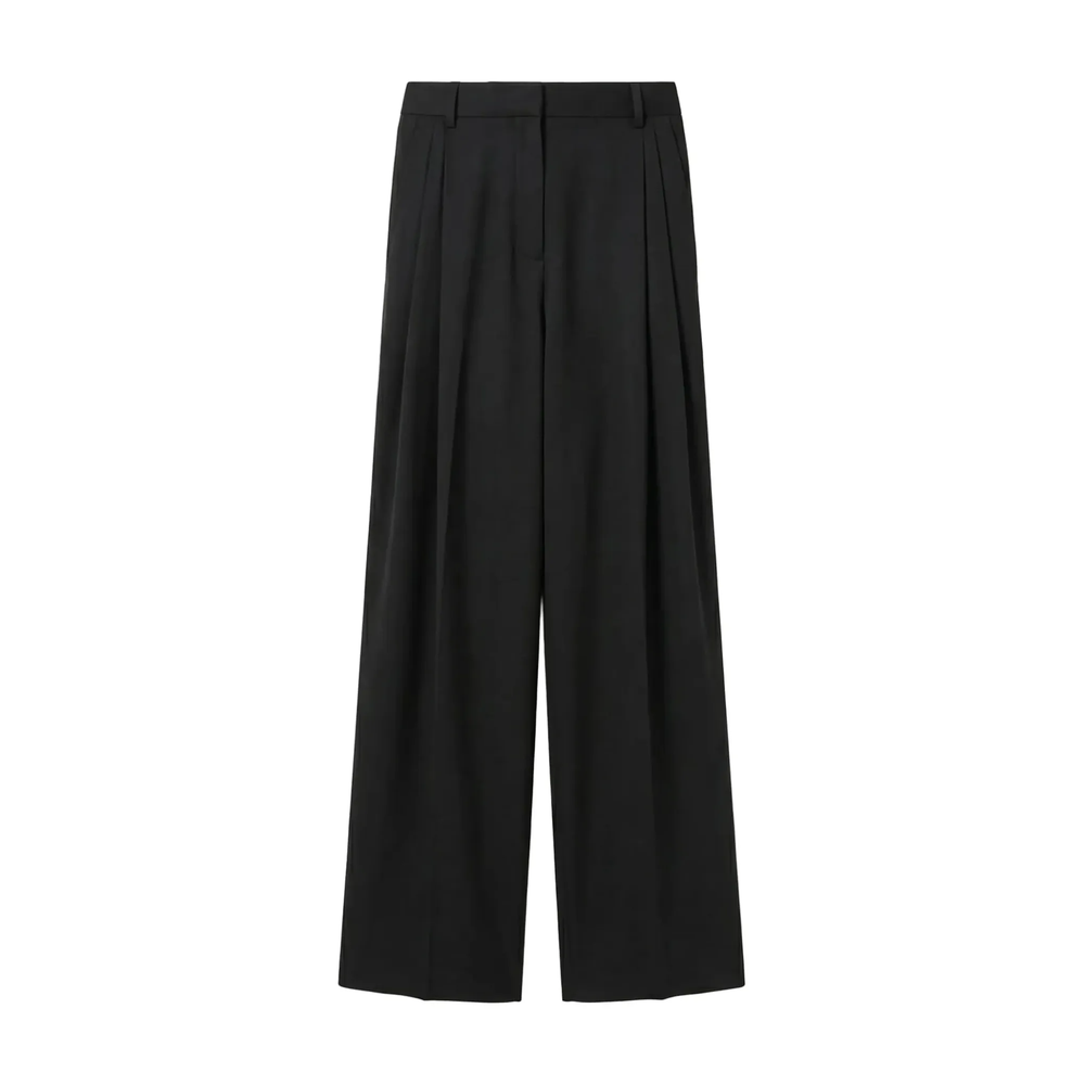 Shop online from our exclusive website and discover the Eucalyptus Trousers by Benedetti Life, crafted from premium TENCEL™ fabric for breathable comfort, elegant tailoring, and sustainable luxury.