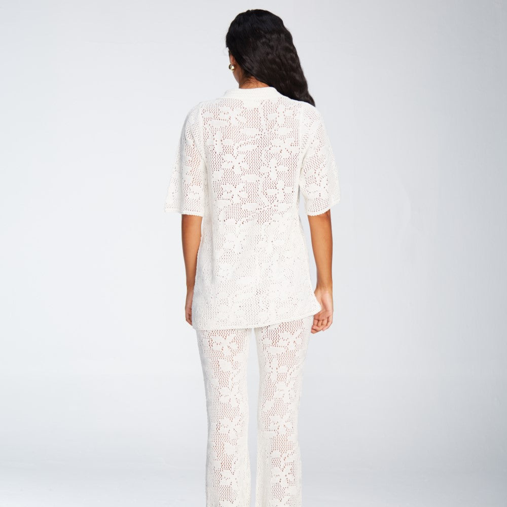 Discover the graceful Flavia White Pant when you shop online. Shop Now!