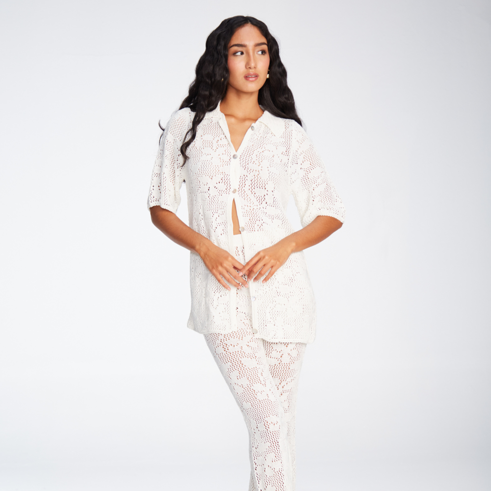 Discover the graceful Flavia White Pant when you shop online. Shop Now!