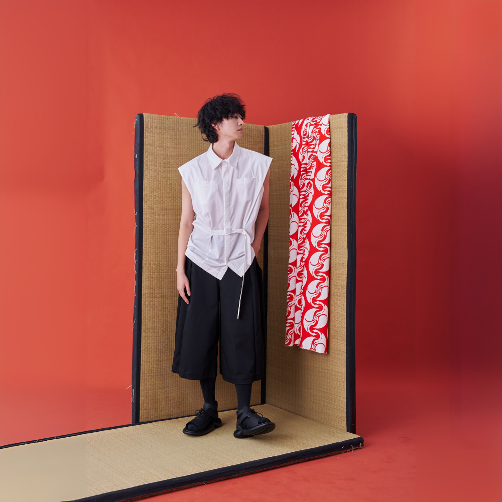 Explore INF Deconstructed Sleeveless Jinbei Shirt in clothing store for women. Shop Now!