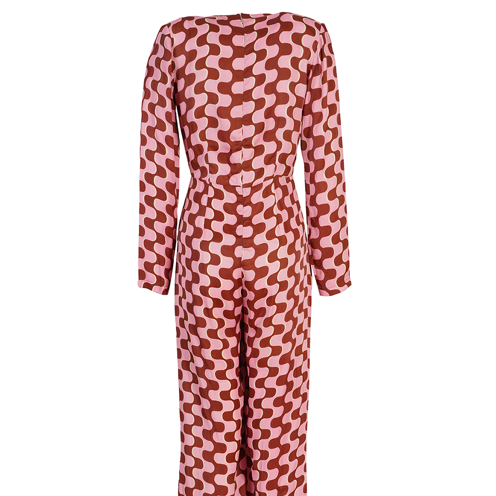 Explore our curation of jumpsuits with our printed pink jumpsuit from with deep knotted neckline. Shop comfortable outwear for women. Shop now!