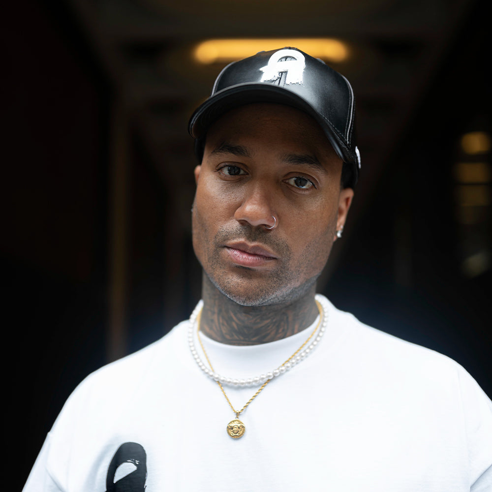 Leather snapback for online accessories lovers in style. Shop Now!