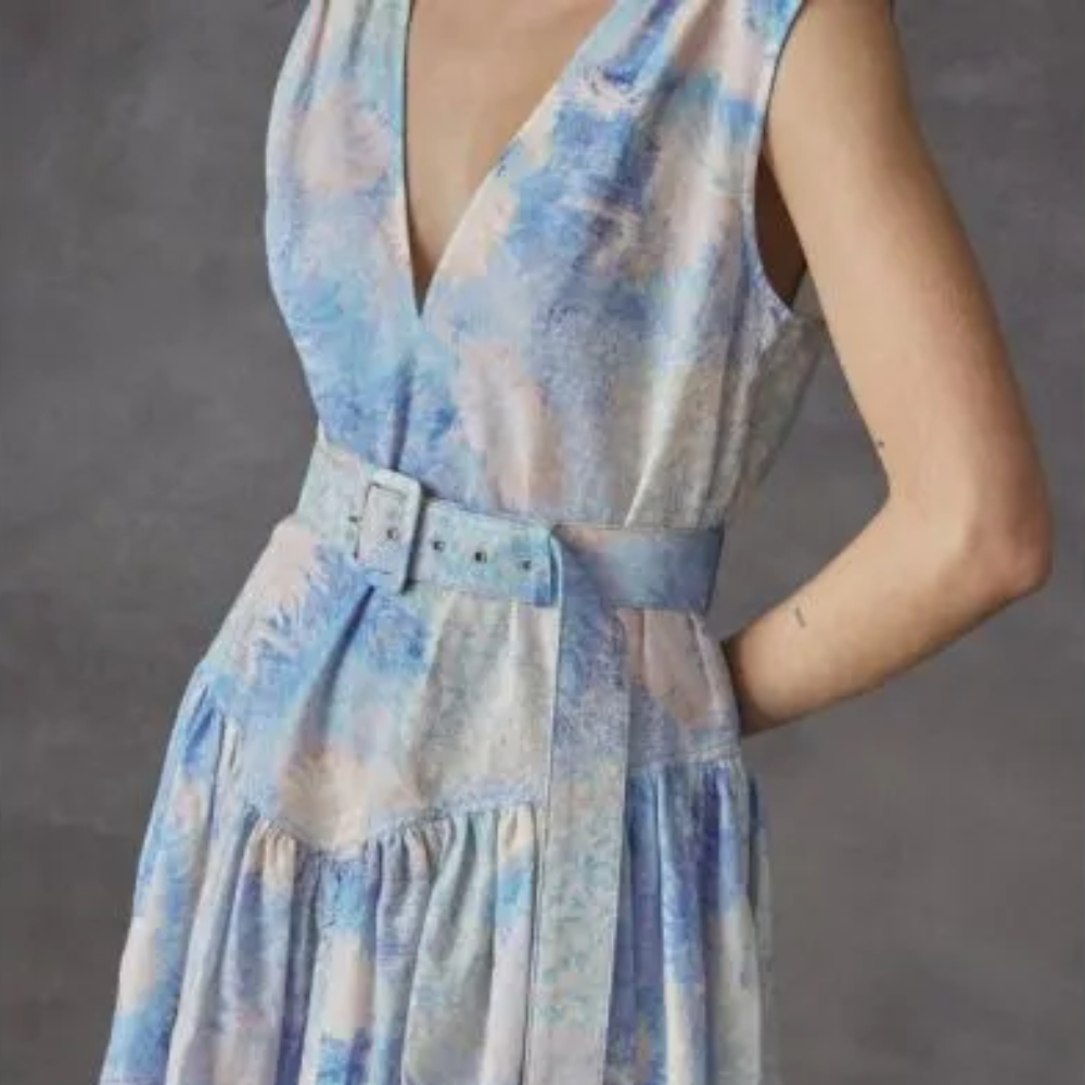 Made From Silk-linen, This Version Has Pleats And A Built-in Bustier For Support, So You Won't Need To Wear A Bra.