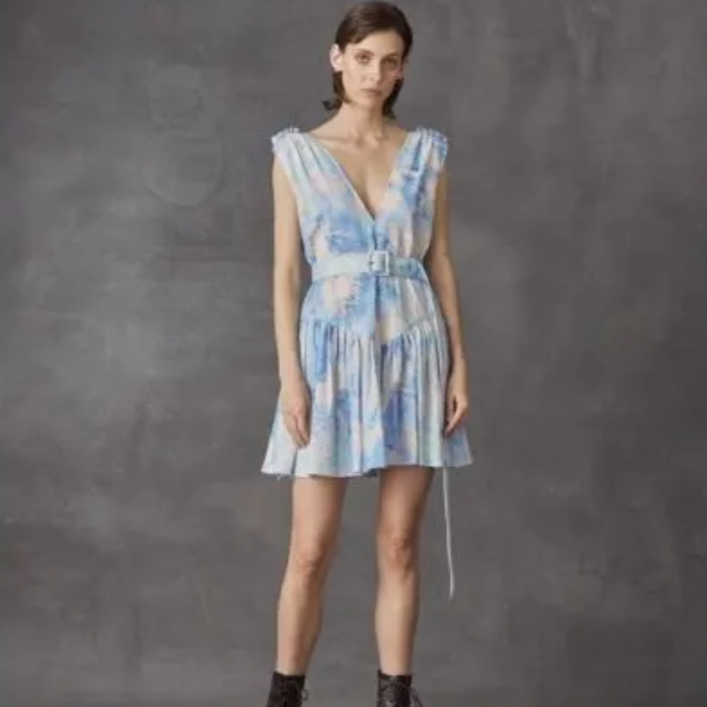 Made From Silk-linen, This Version Has Pleats And A Built-in Bustier For Support, So You Won't Need To Wear A Bra.