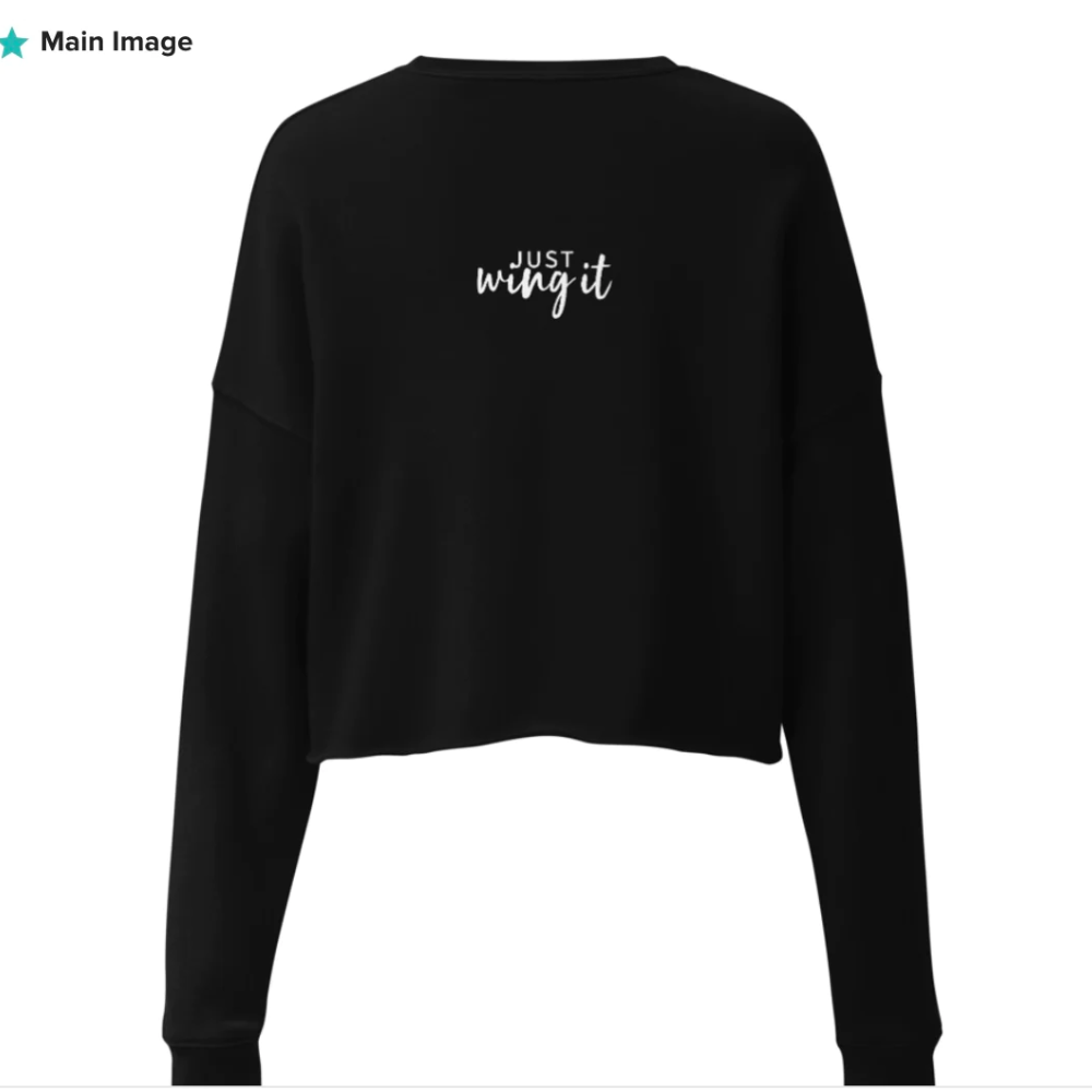 Did you know that fashion and comfort can be combined? This fleece crop sweatshirt is here to prove the point.