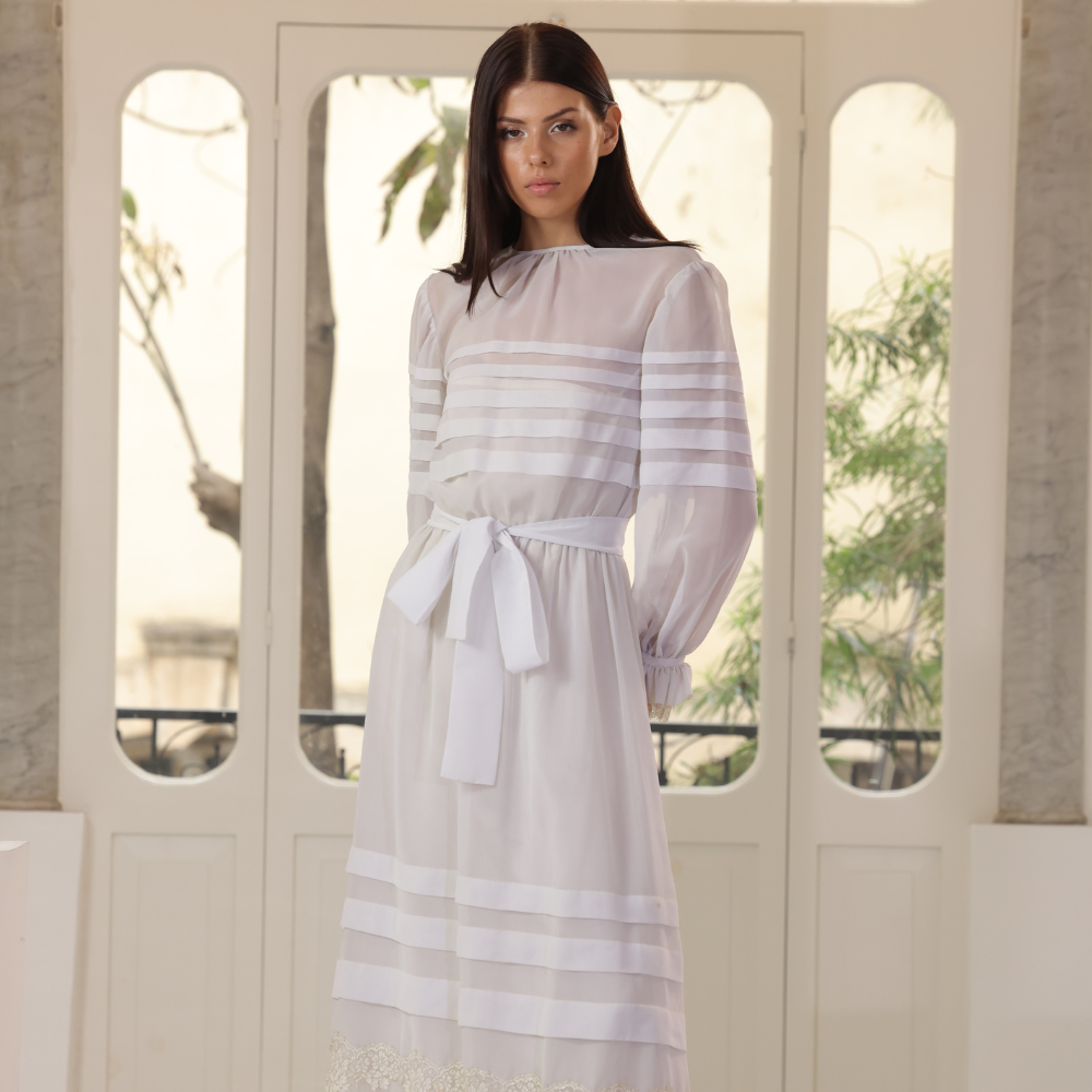 Long white georgette dress with lace and sleeves
