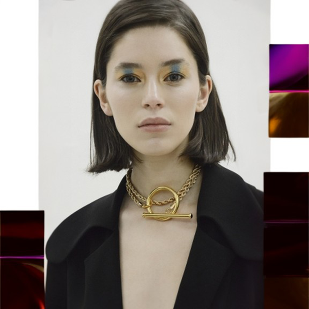 Chain necklace with oversized buckle.