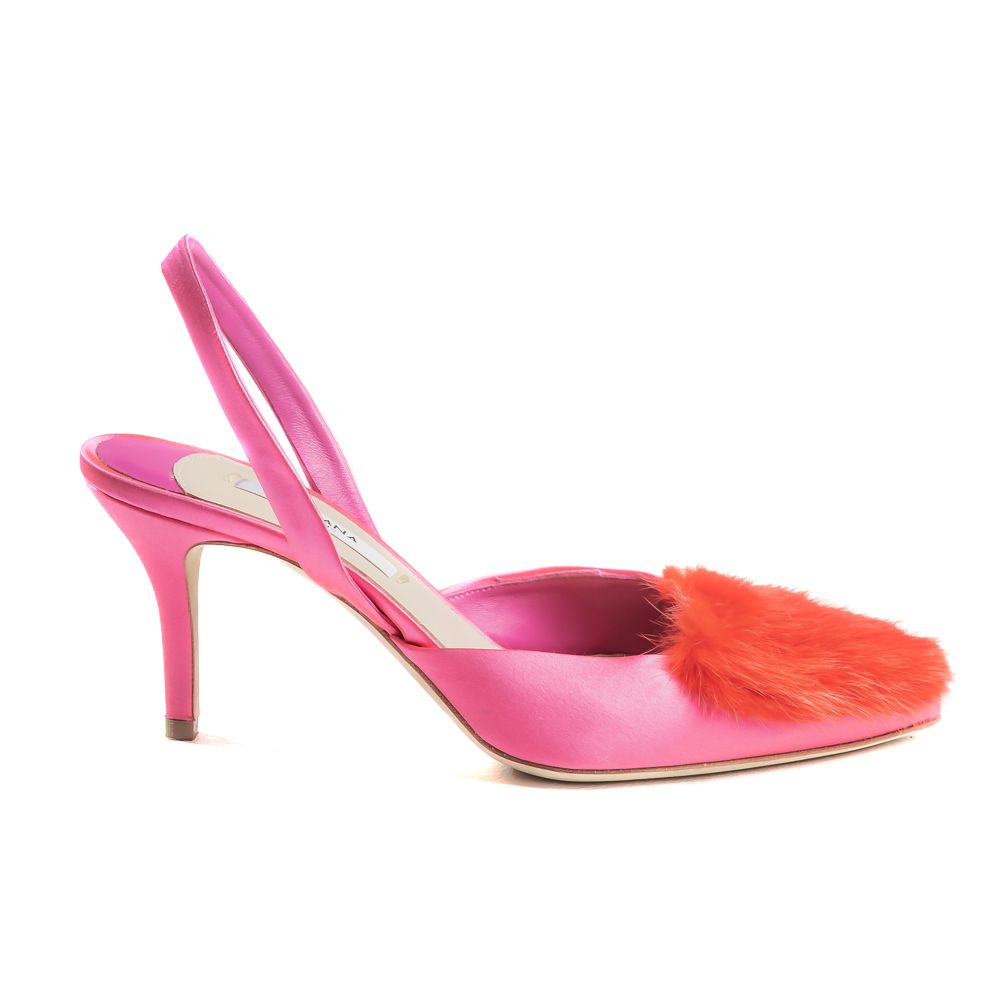 Gorgeous pointed-toe in fuchsia satin, let La Parfaite be the only bold color in your outfit. 