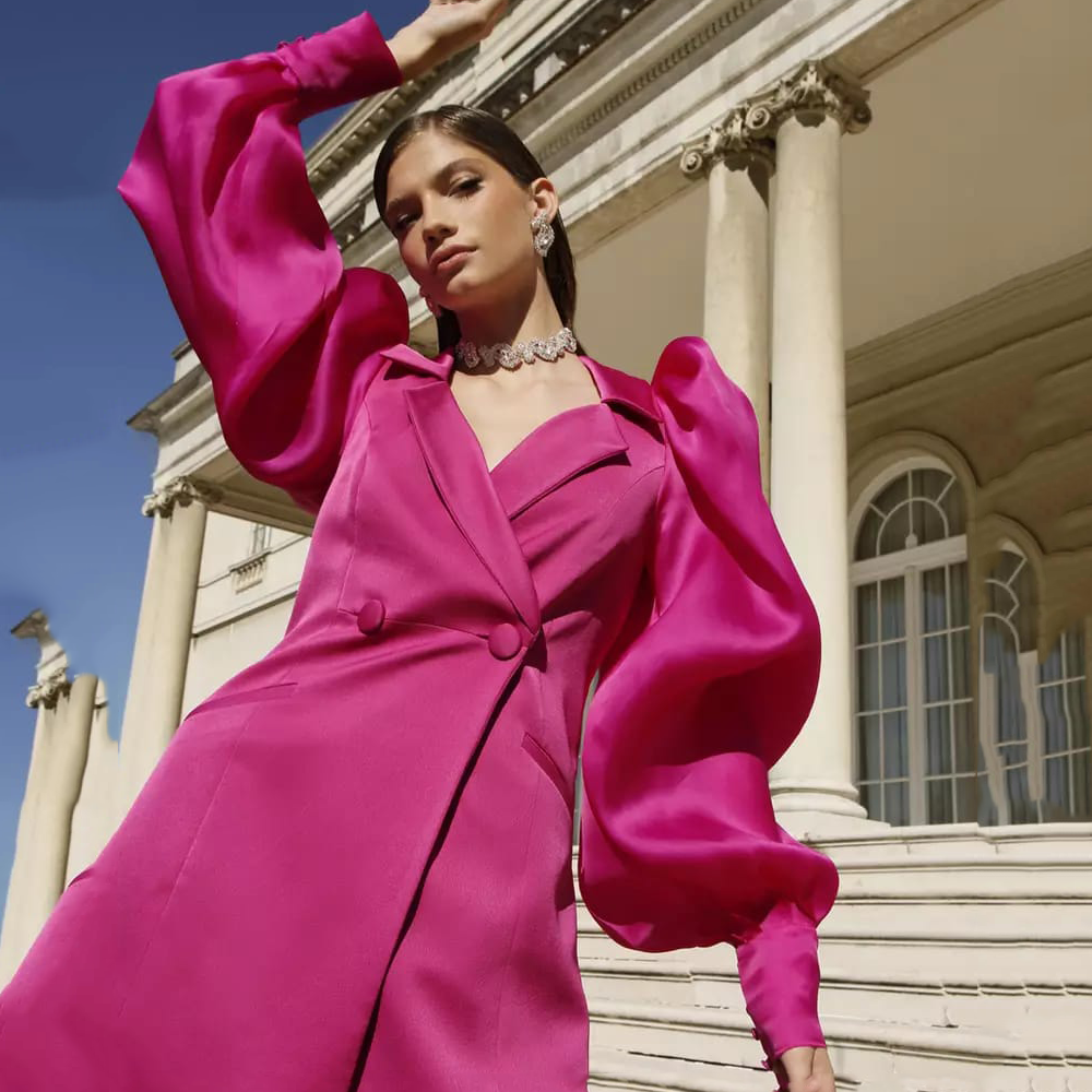 Powerful monochrome look Fuchsia pink Fitted waistline Puff organza silk sleeve.