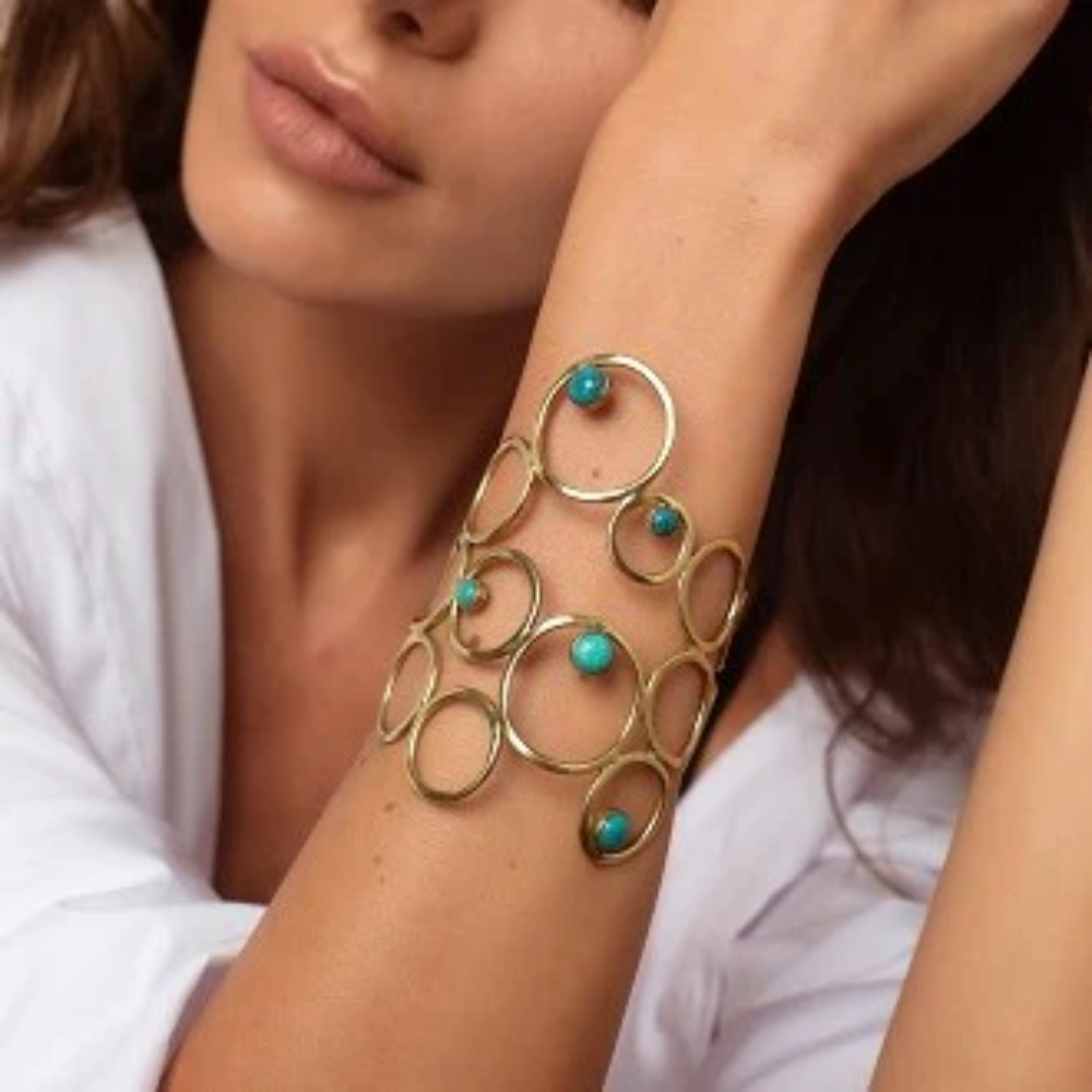 Unconventional, elegant, and simple is Kasha's DNA.