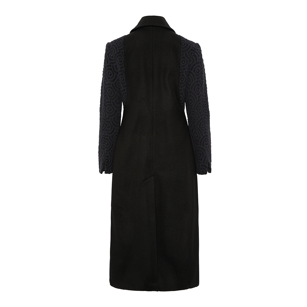 This oversized tailored coat has been made with luxury deadstock heavy weight wool with cotton crochet overlayed sleeves.
