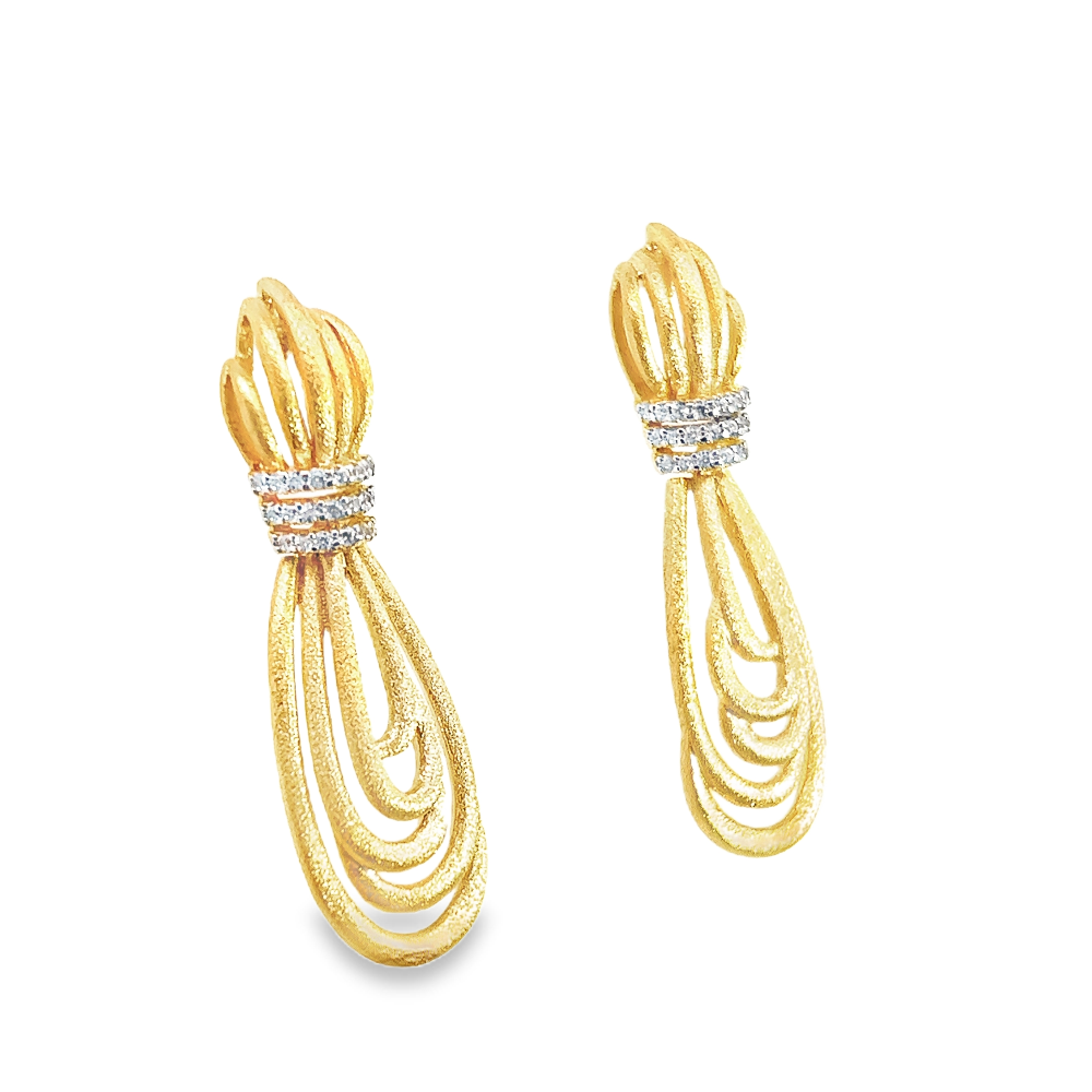 Shop online premium 18K gold dangler earrings with sparkling cubic zirconia stones.