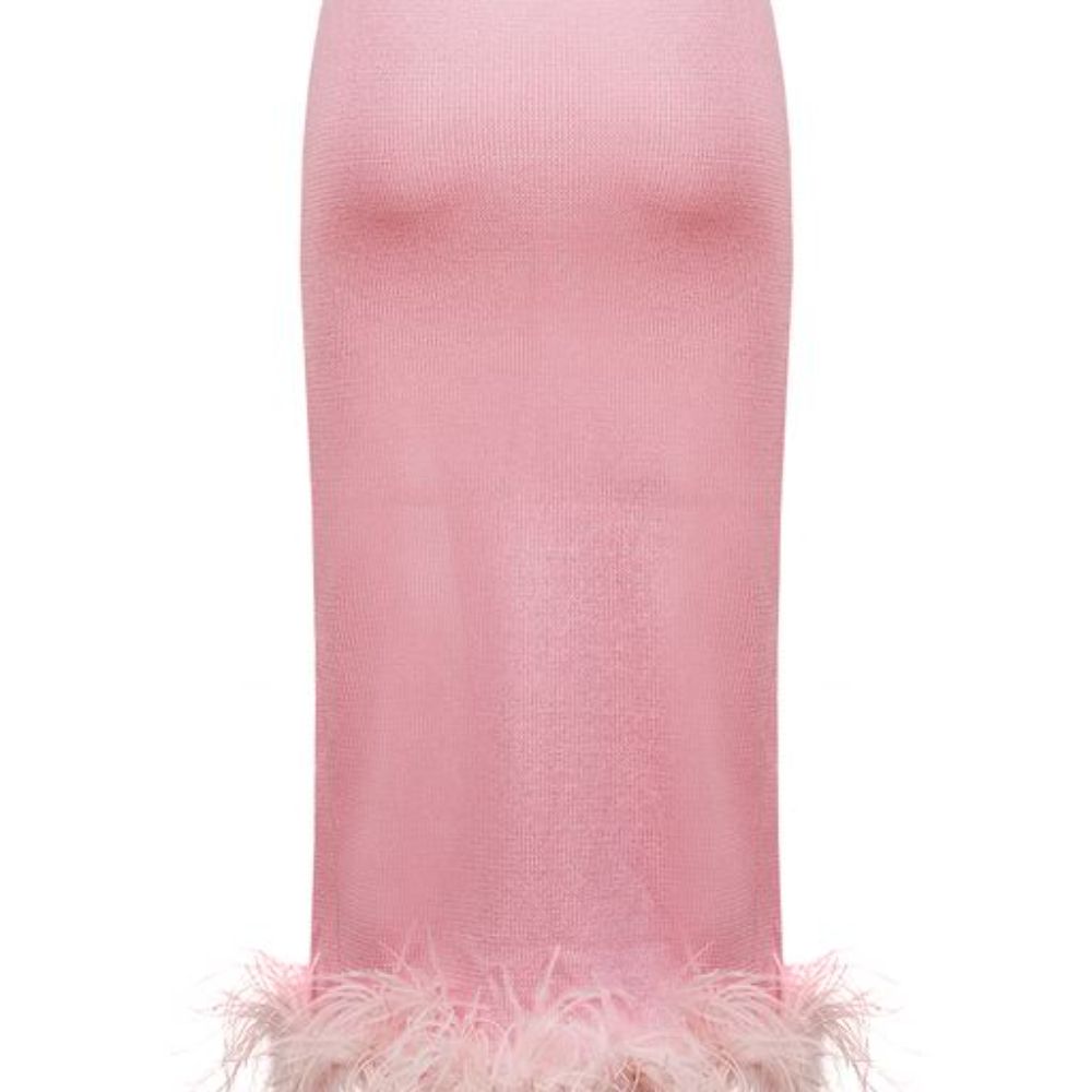 Pink Knit Skirt With Feather Details is cut from a lightweight high quality knit with a hint of stretch. 